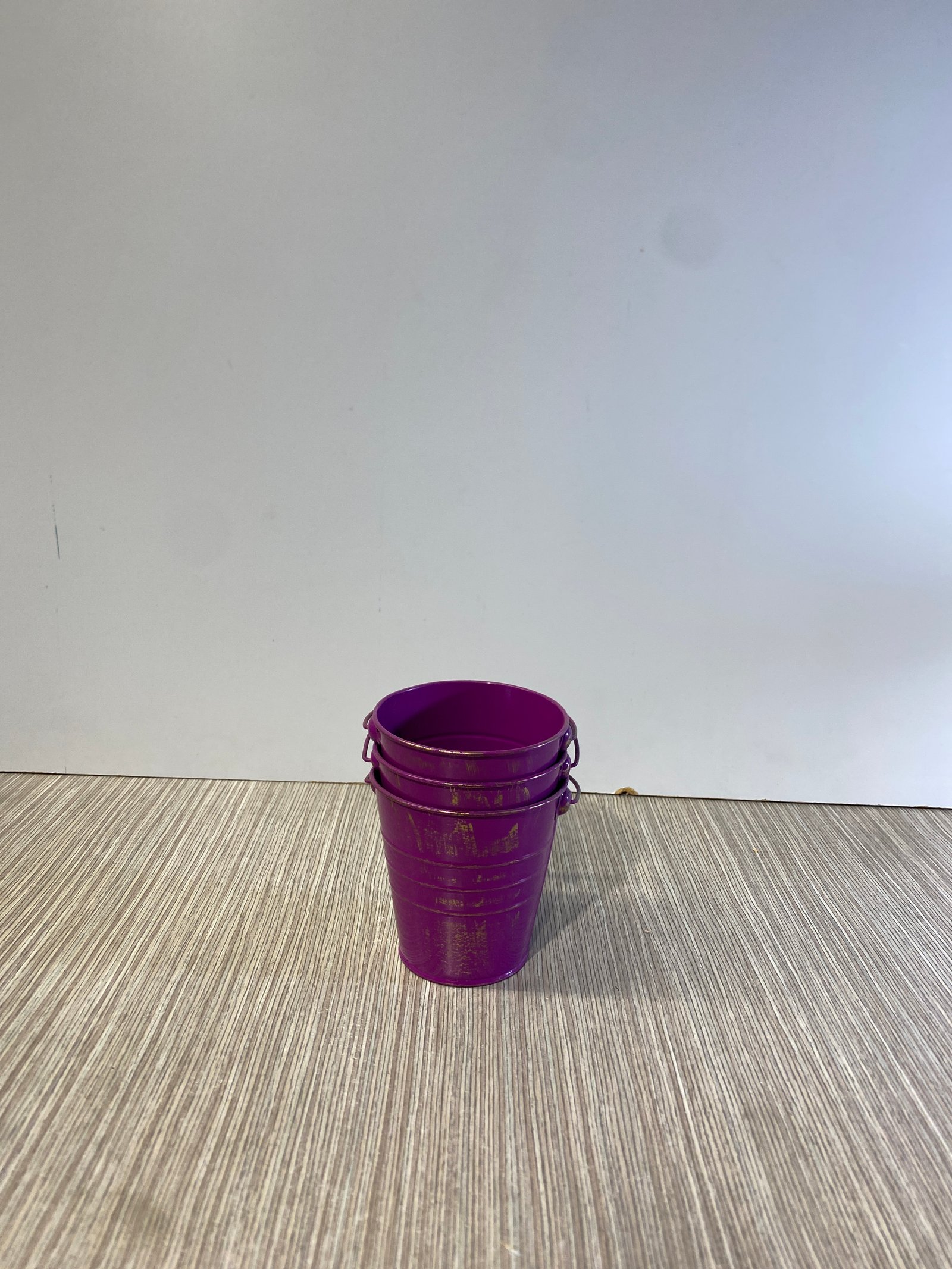 Balde Morado Metalico Péqueño