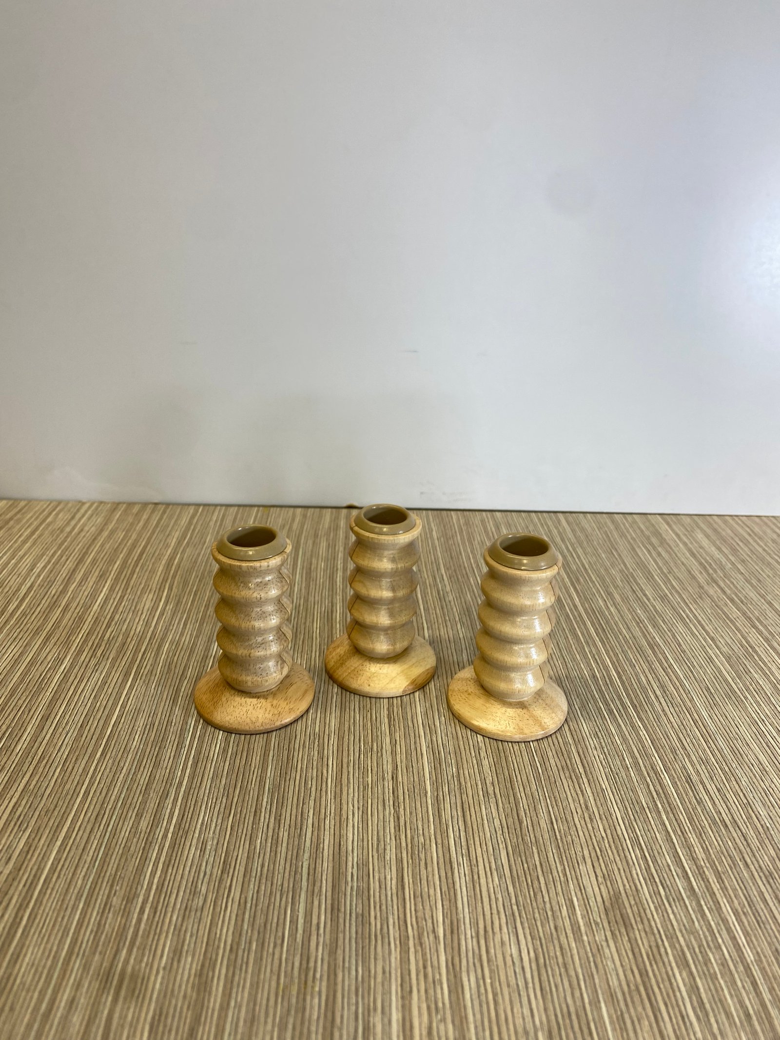 Candelabro Madera Cafe Natural Rayas Pequeño Para Vela