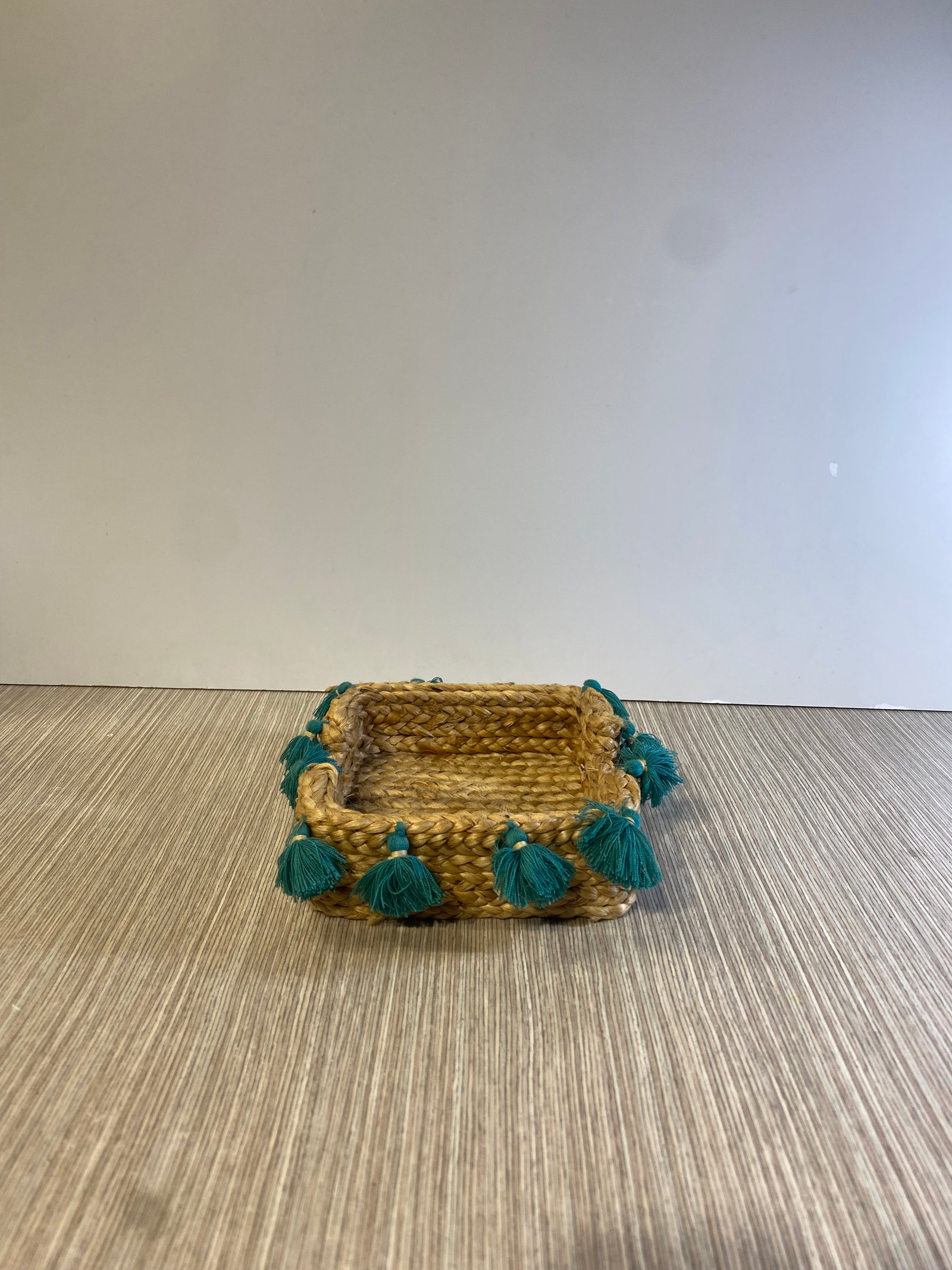 Canasta Rattan Cuadrada Flecos Azules