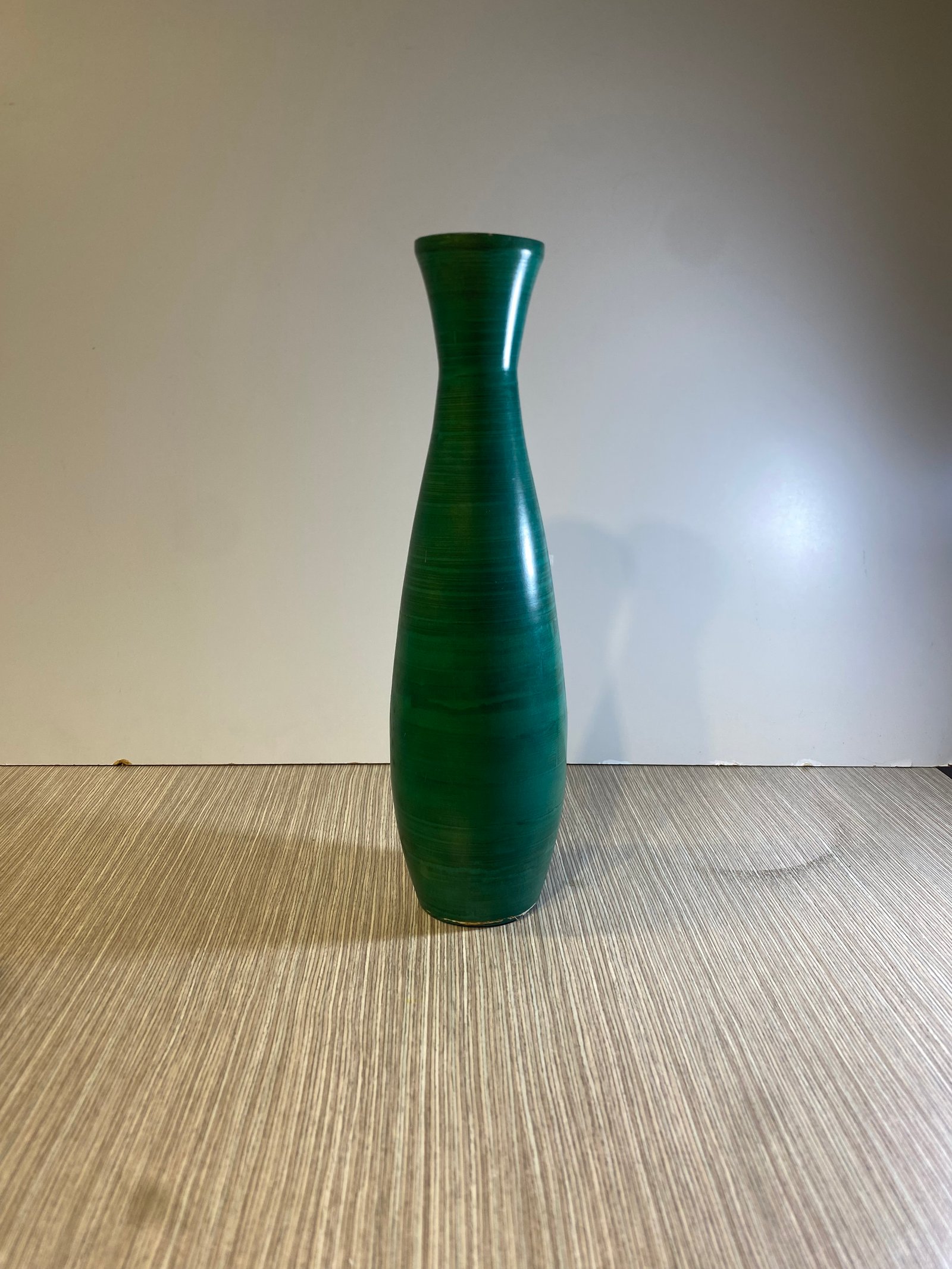 Jarron Alargado Pasta Verde Boca Delgada