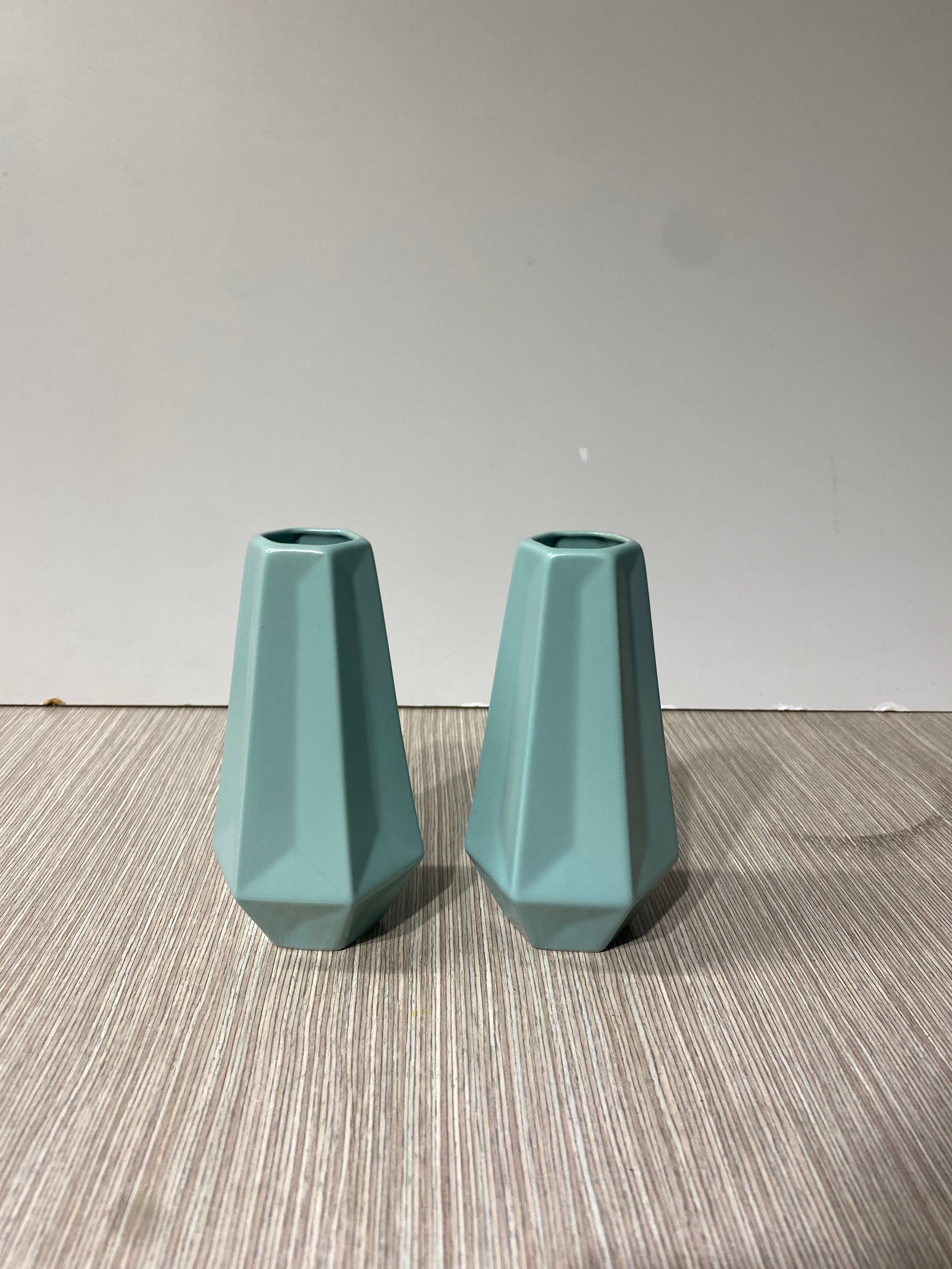 Jarron Ceramica Verde Agua Exagonal Boca Delgada