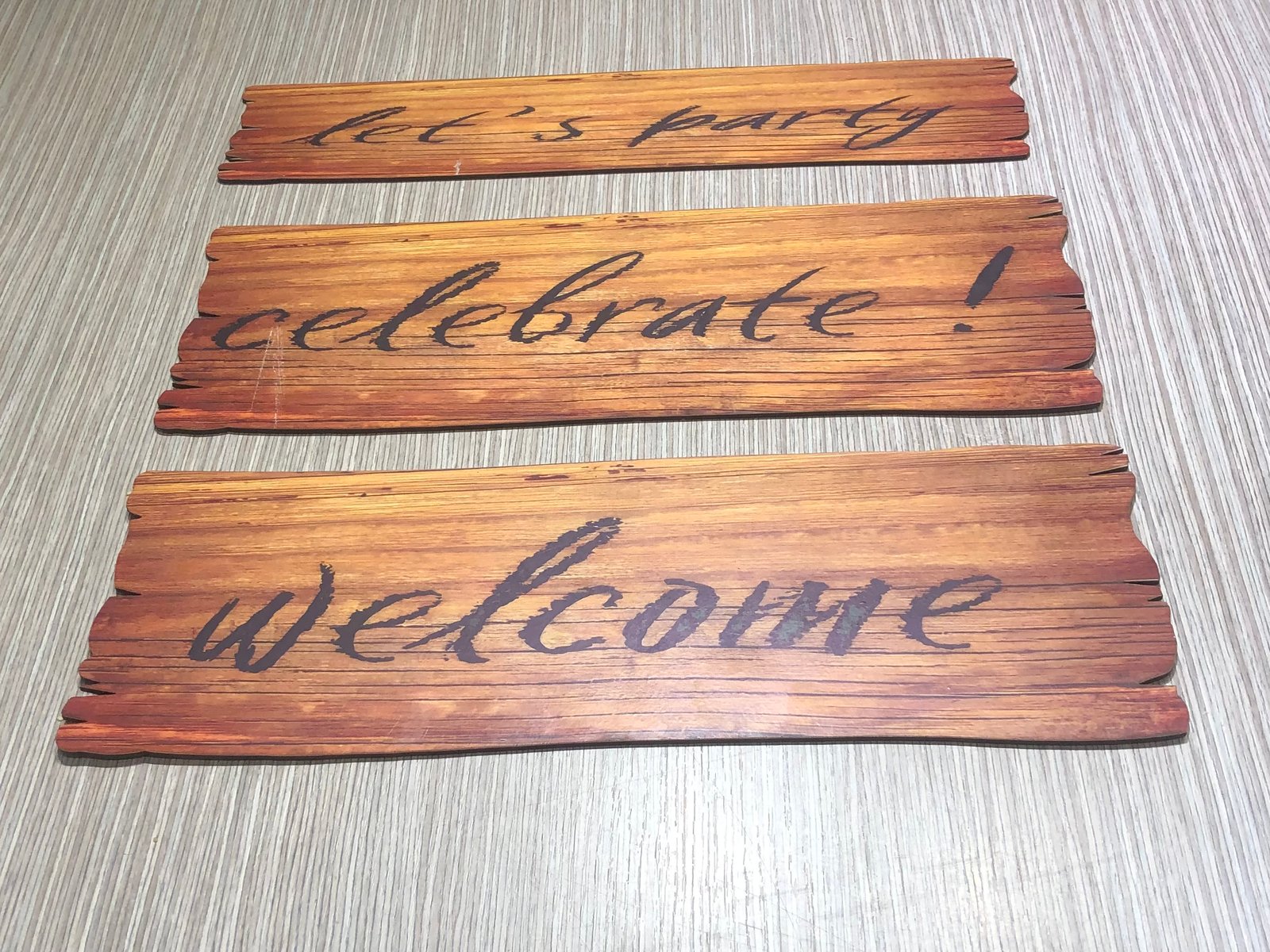 TABLITA IMITACION MADERA LETS PARTY 43X 9