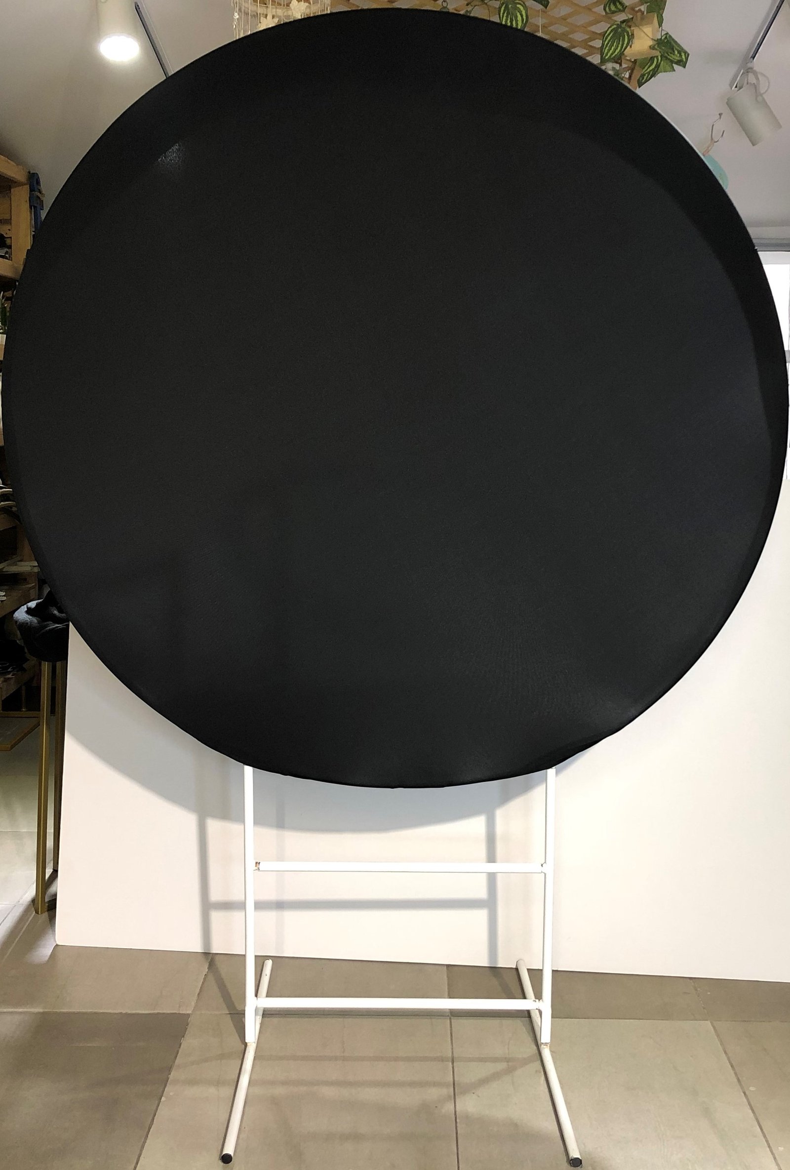 Estructura redonda mas tela negra completa