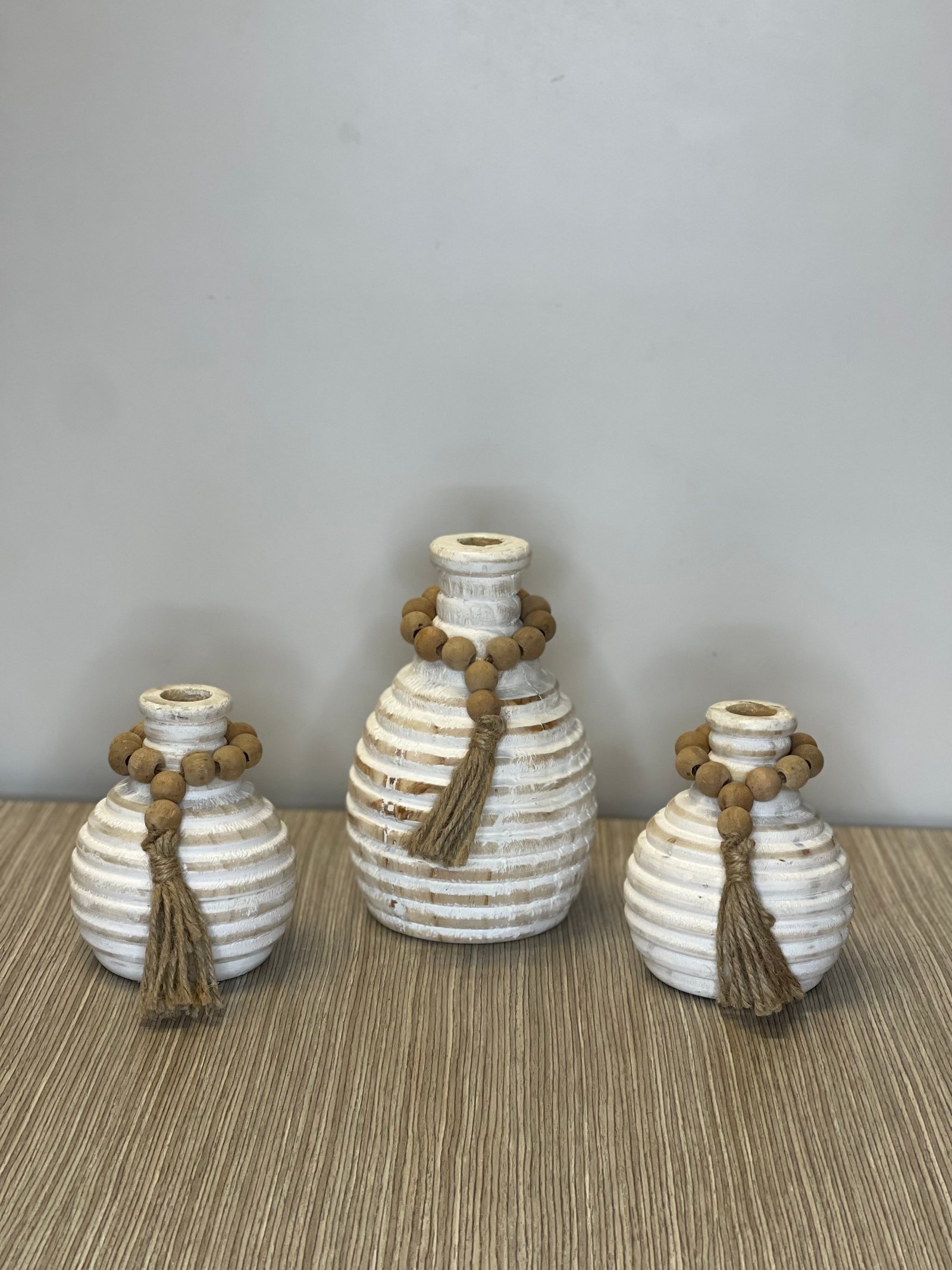 JARRON MADERA REDONDO DECAPE ESTRIADO MEDIANO TIRA BOLAS