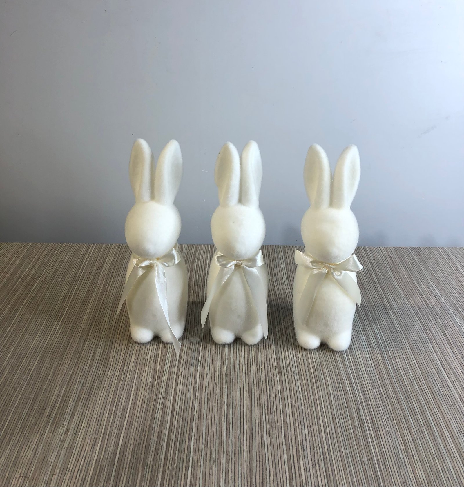 Conejo Blanco Pequeño Corbatin Seda