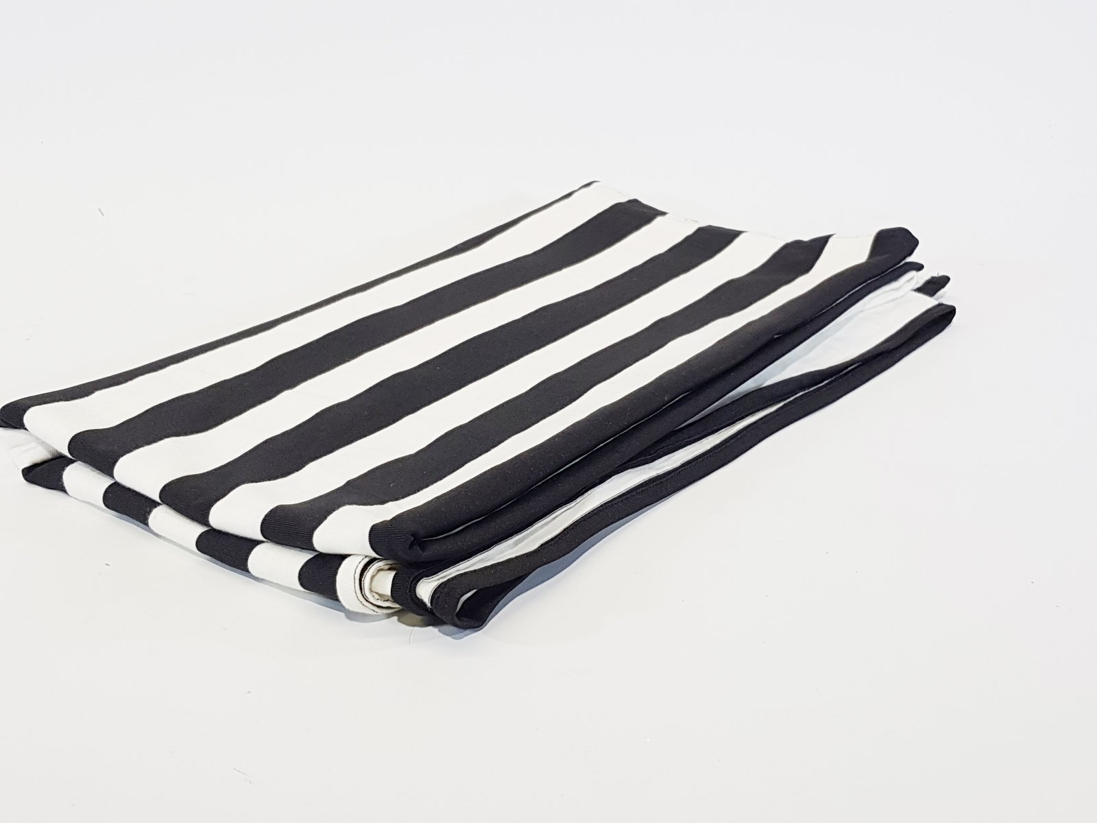 Mantel Rayas Negras y Blancas Grande 2.10 Largo x 2.00 Ancho