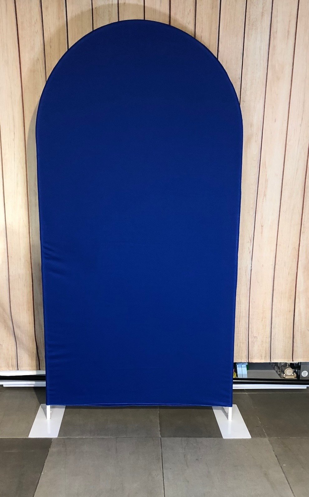 estructura mas tela azul oscura punta ovalada