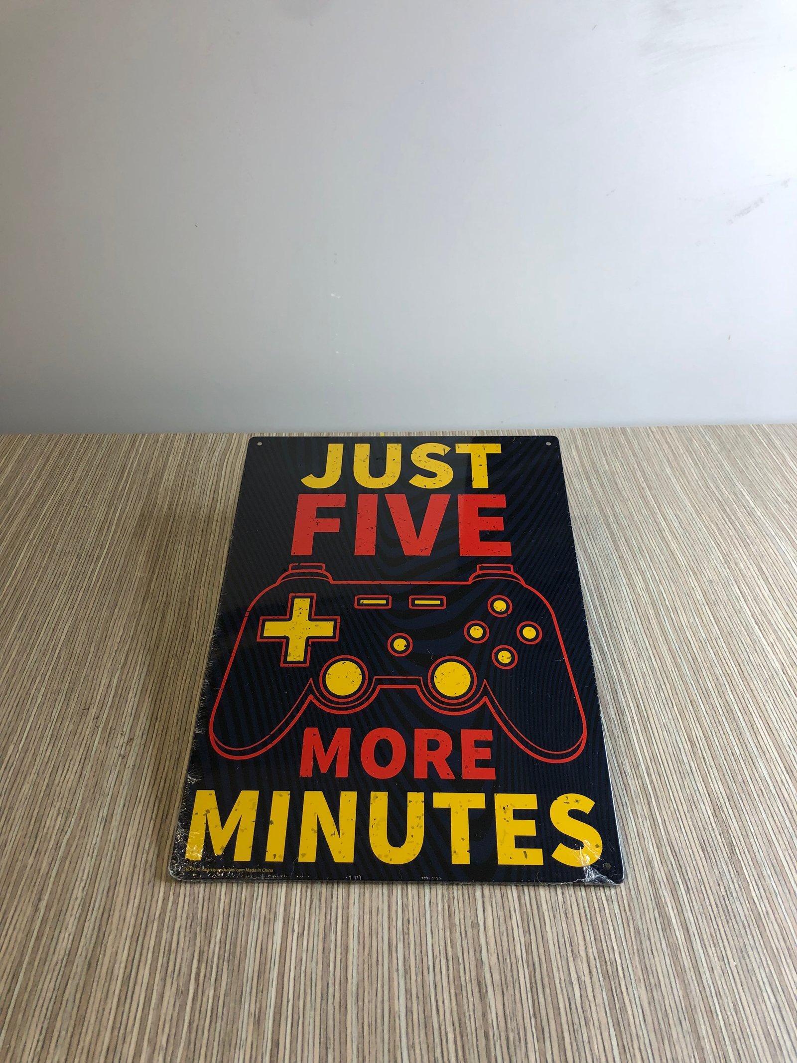 PLACA METALICA JUST FIVE