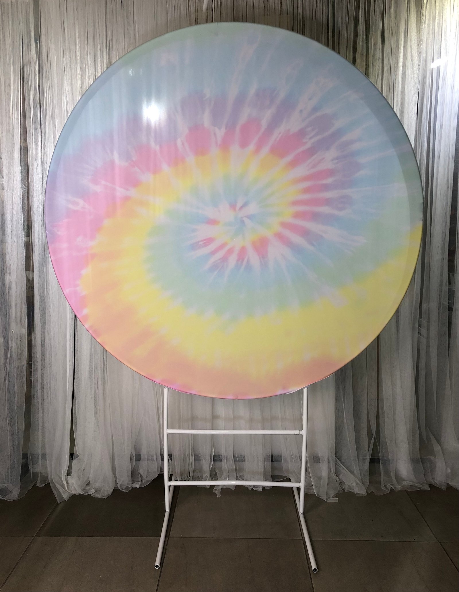 estructura redonda mas tela tie dye