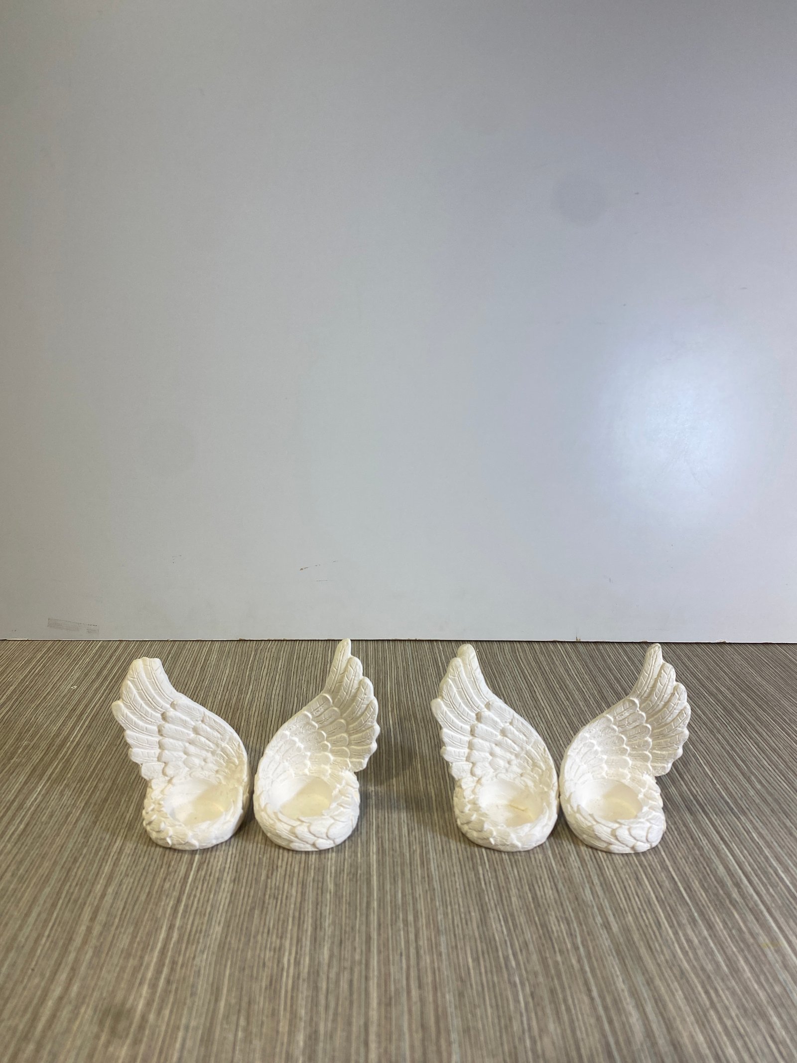 ALA PEQUEÑA EN YESO BLANCO PARA VELA