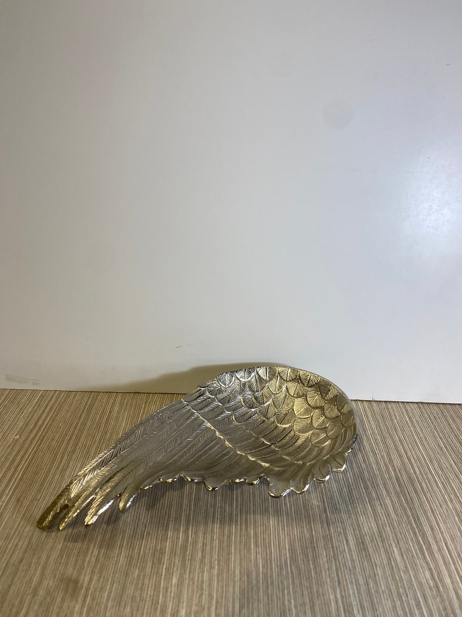 Ala Pewter Plateada Grande