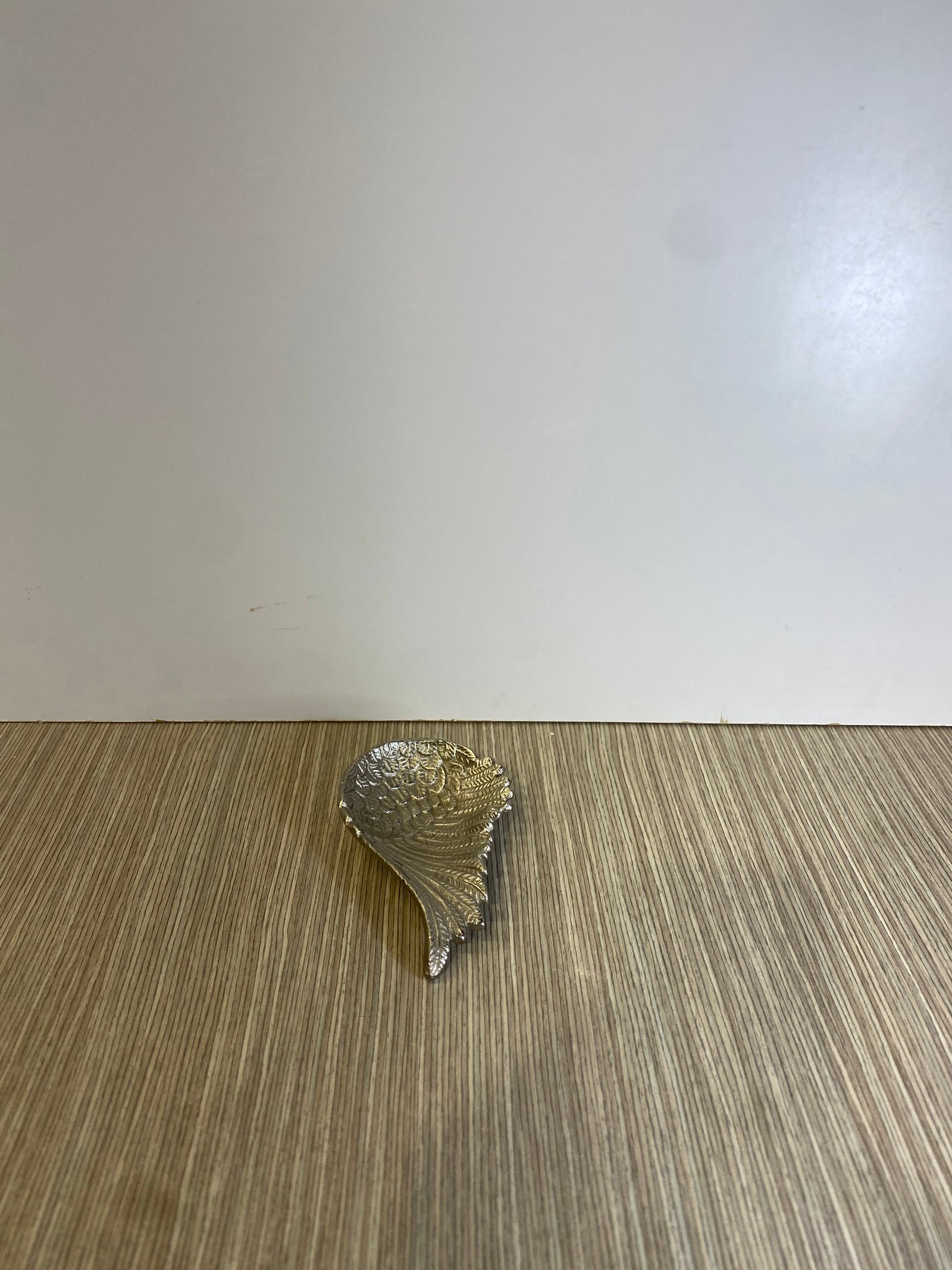 Ala Pewter Plateada Pequeña