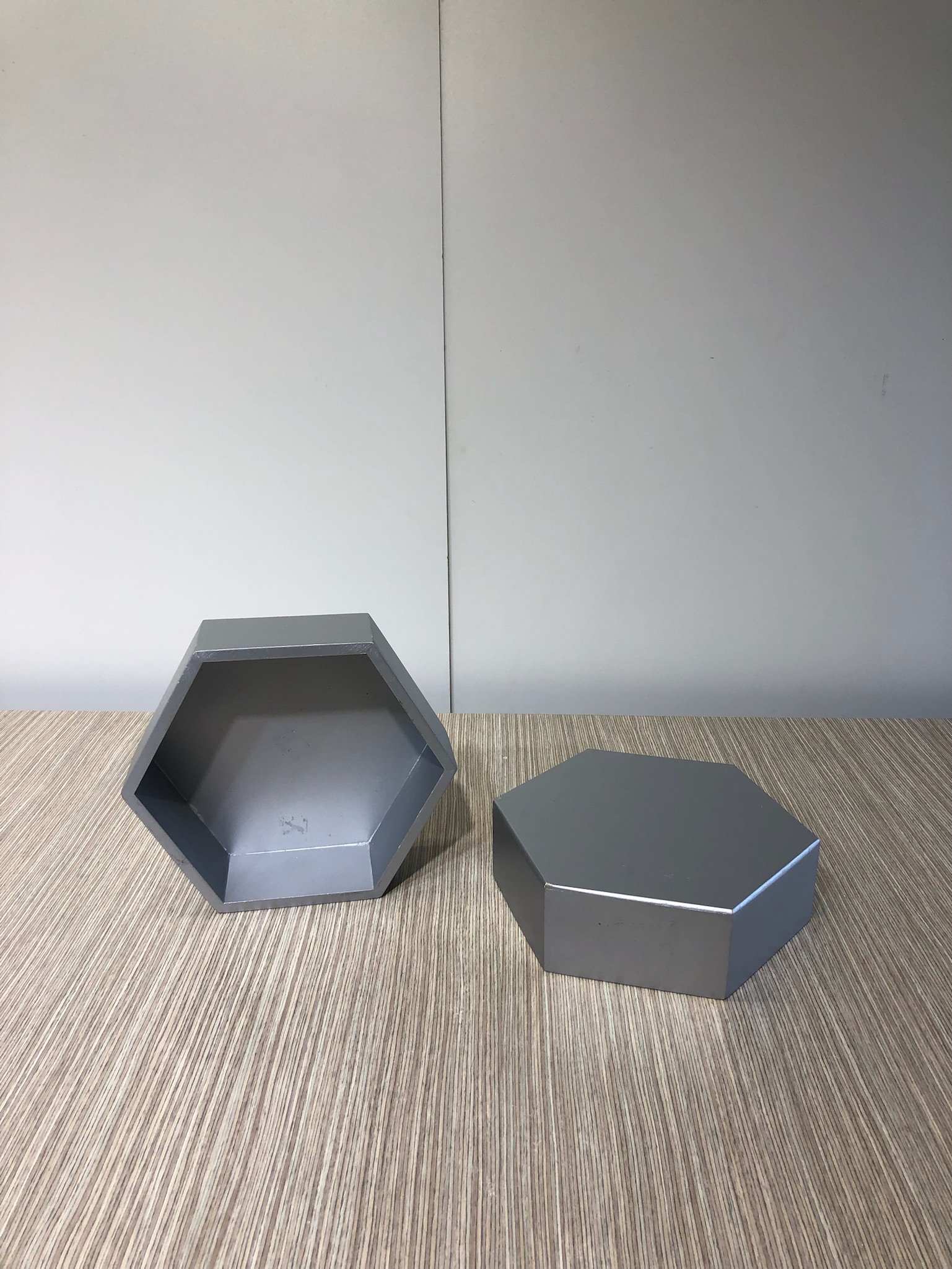 Altura Madera Plateada Hexagonal Con Fondo 7cm Fondo