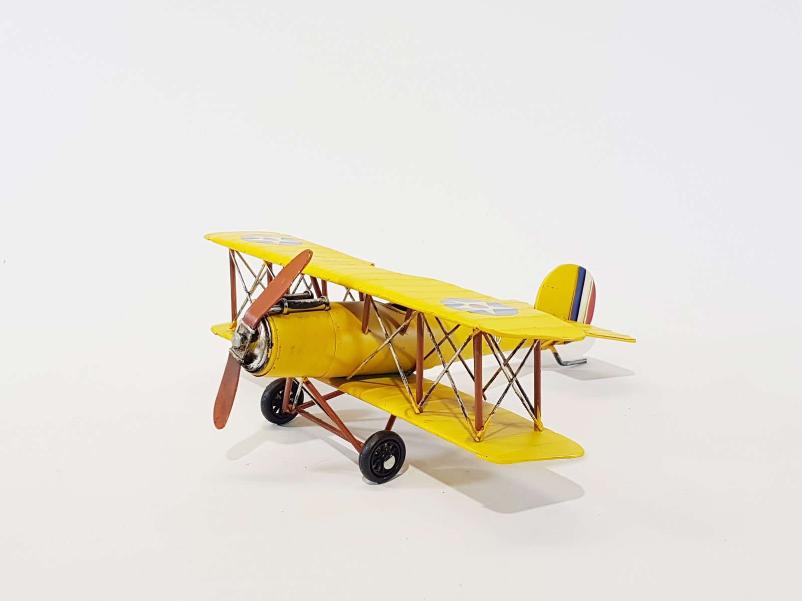 Avion Metalico Amarillo