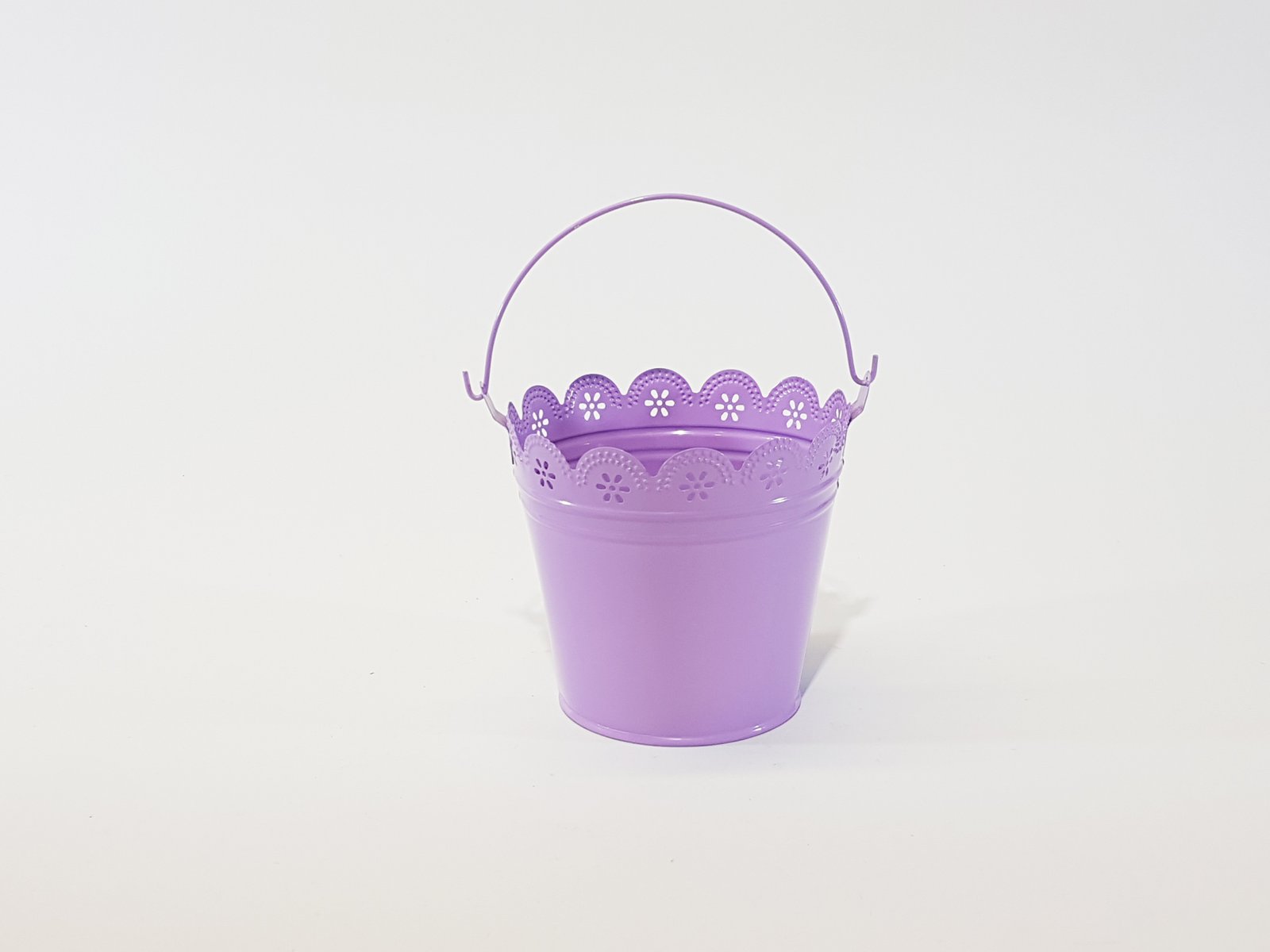 Balde Laton Morado Borde Moras Troquelado