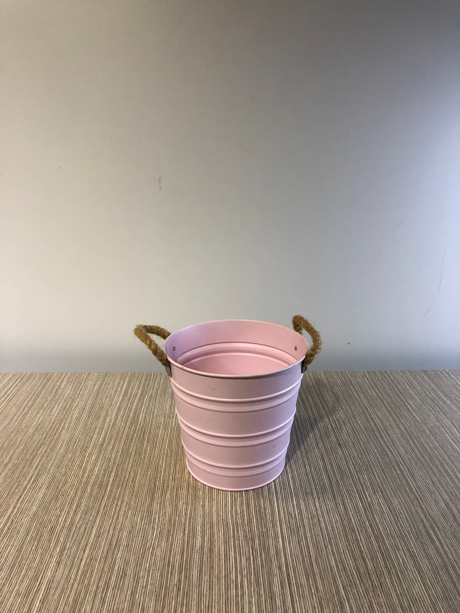 Balde Metalico Rosado Agarraderas Cabuya Grande
