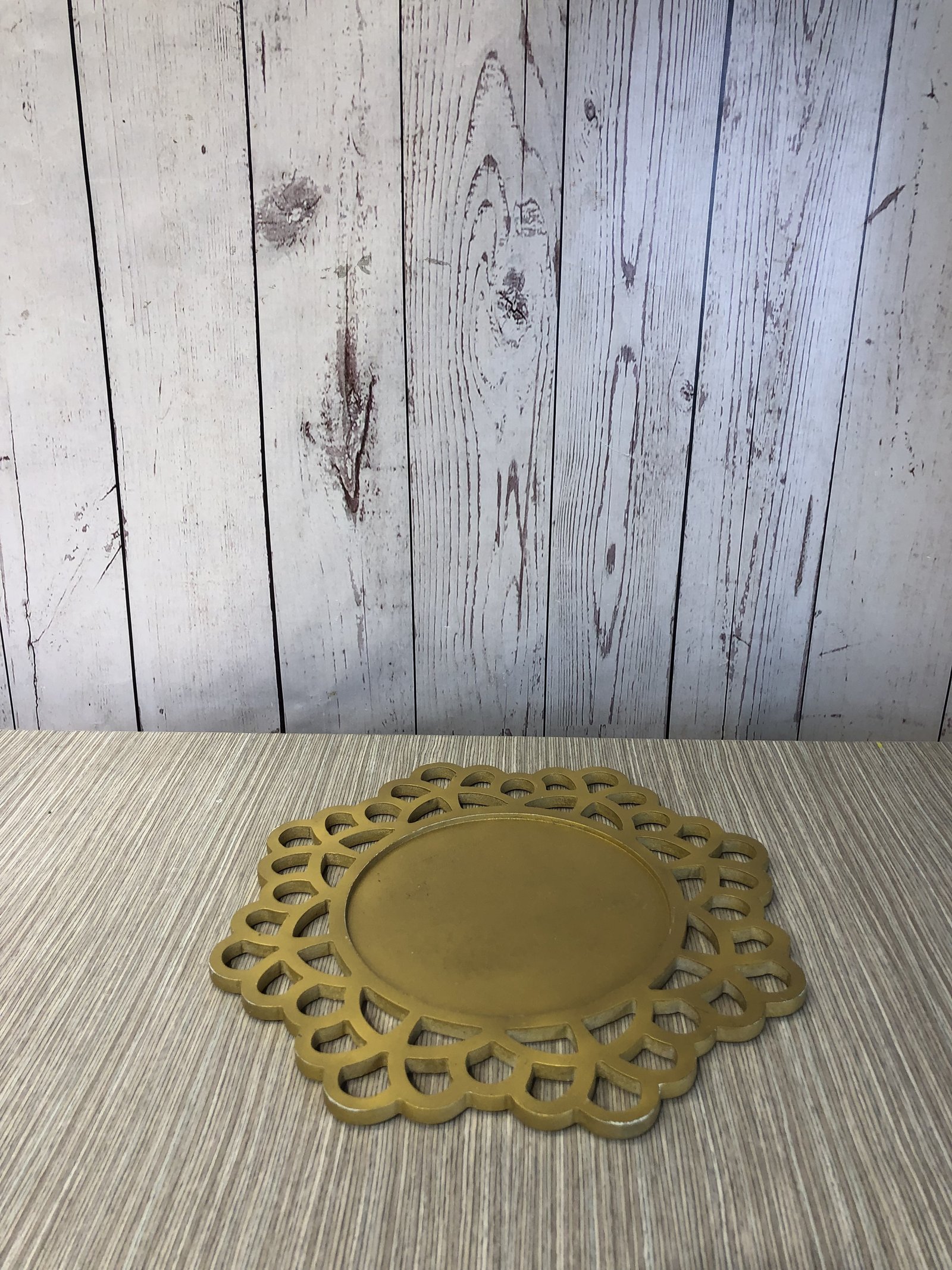 Bandeja Madera Dorada Redonda Borde Arabescos