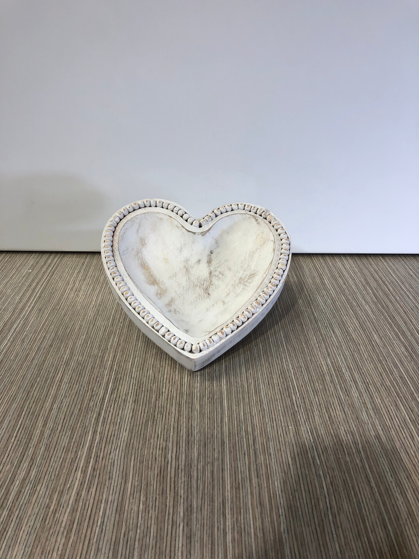 Bandeja Madera Forma Corazon Decape Borde Bolas Pequeña