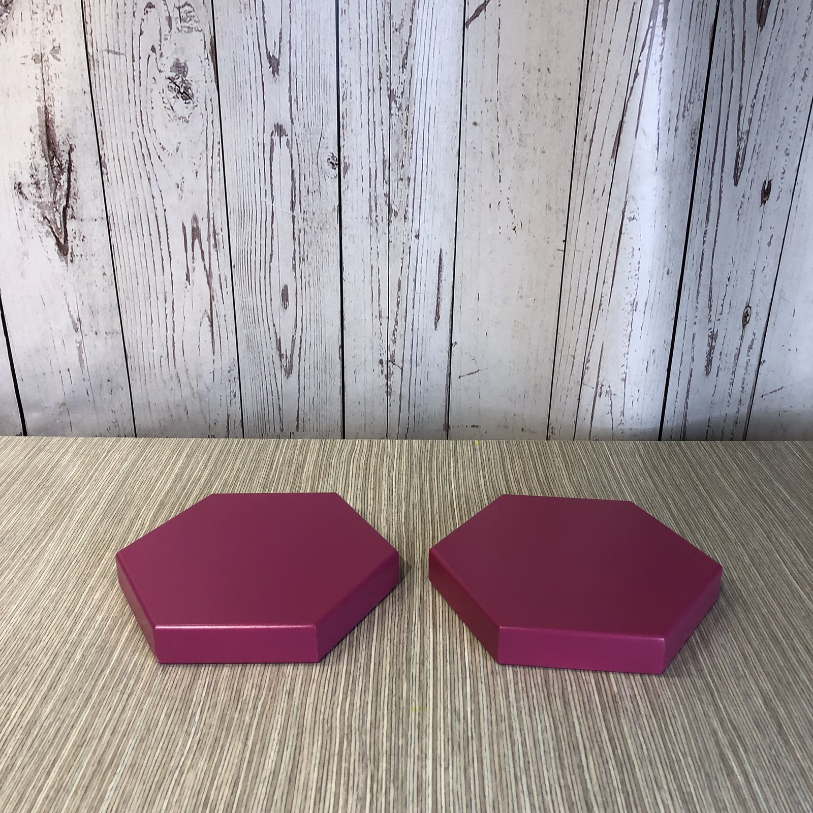 Bandeja Madera Fucsia Hexagonal Con Fondo 3cm Fondo