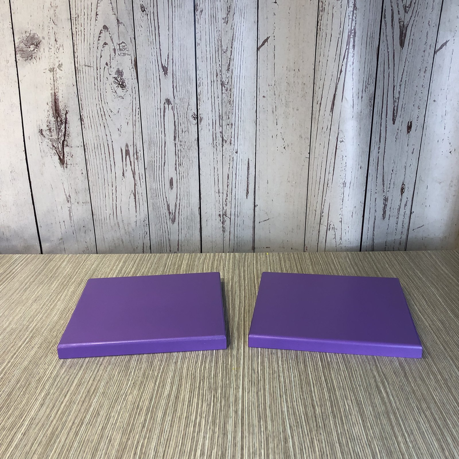 Bandeja Madera Morada Con Fondo 