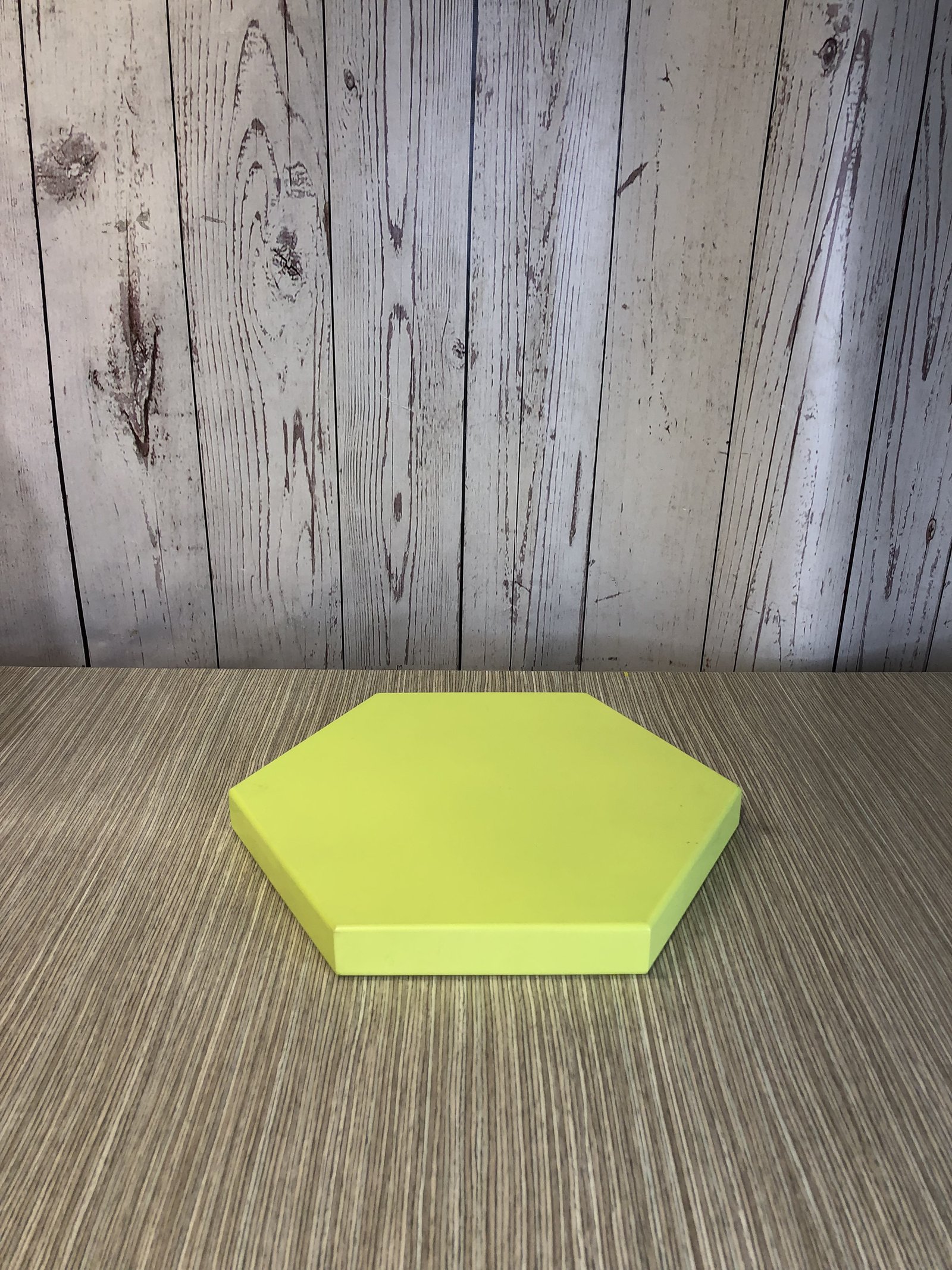 Bandeja Madera Verde Limón Hexagonal Con Fondo 3cm Fondo