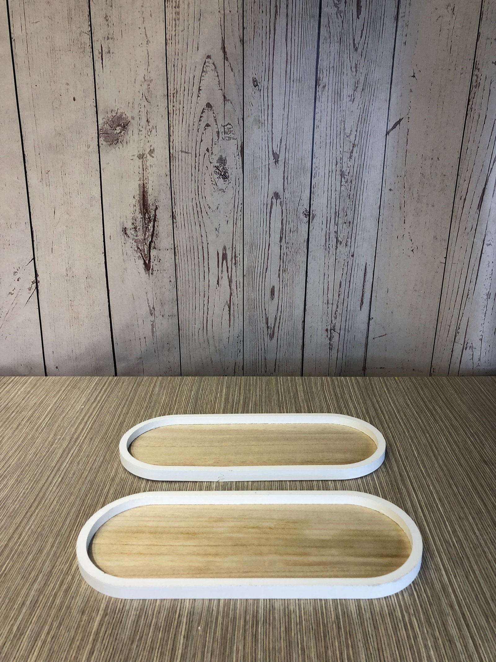 bandeja ovalada madera clara borde blanco