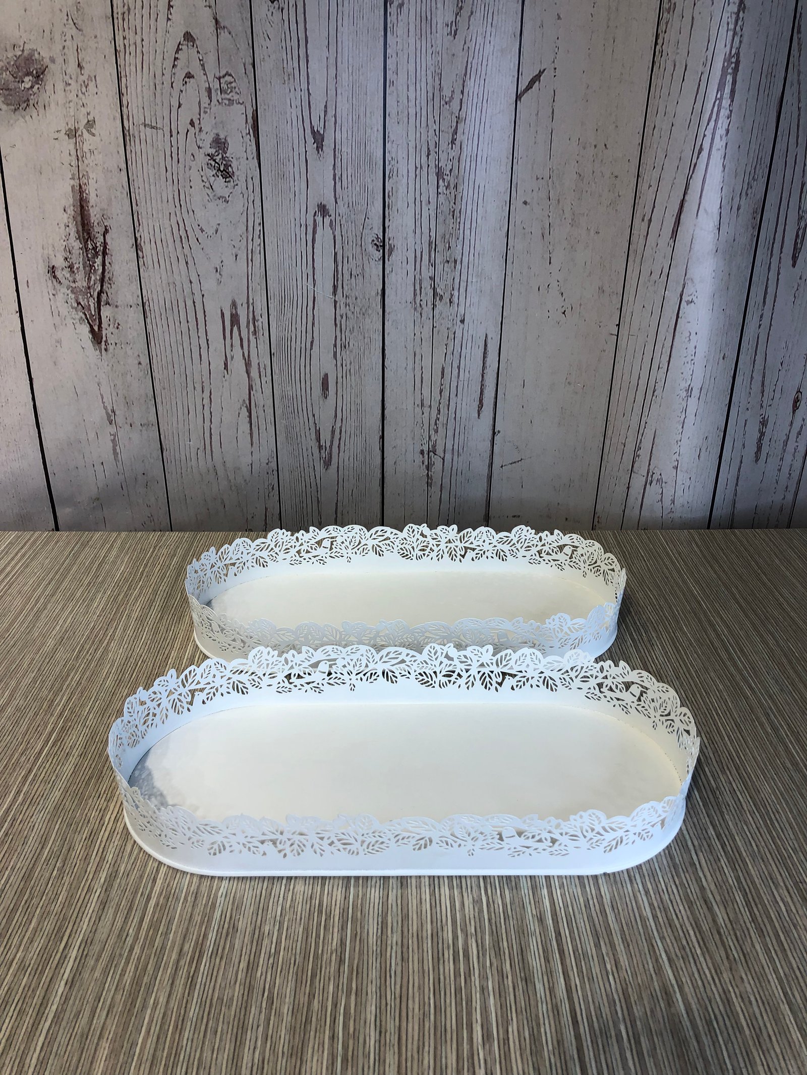 Bandeja Ovalada Metalica Blanca Encaje