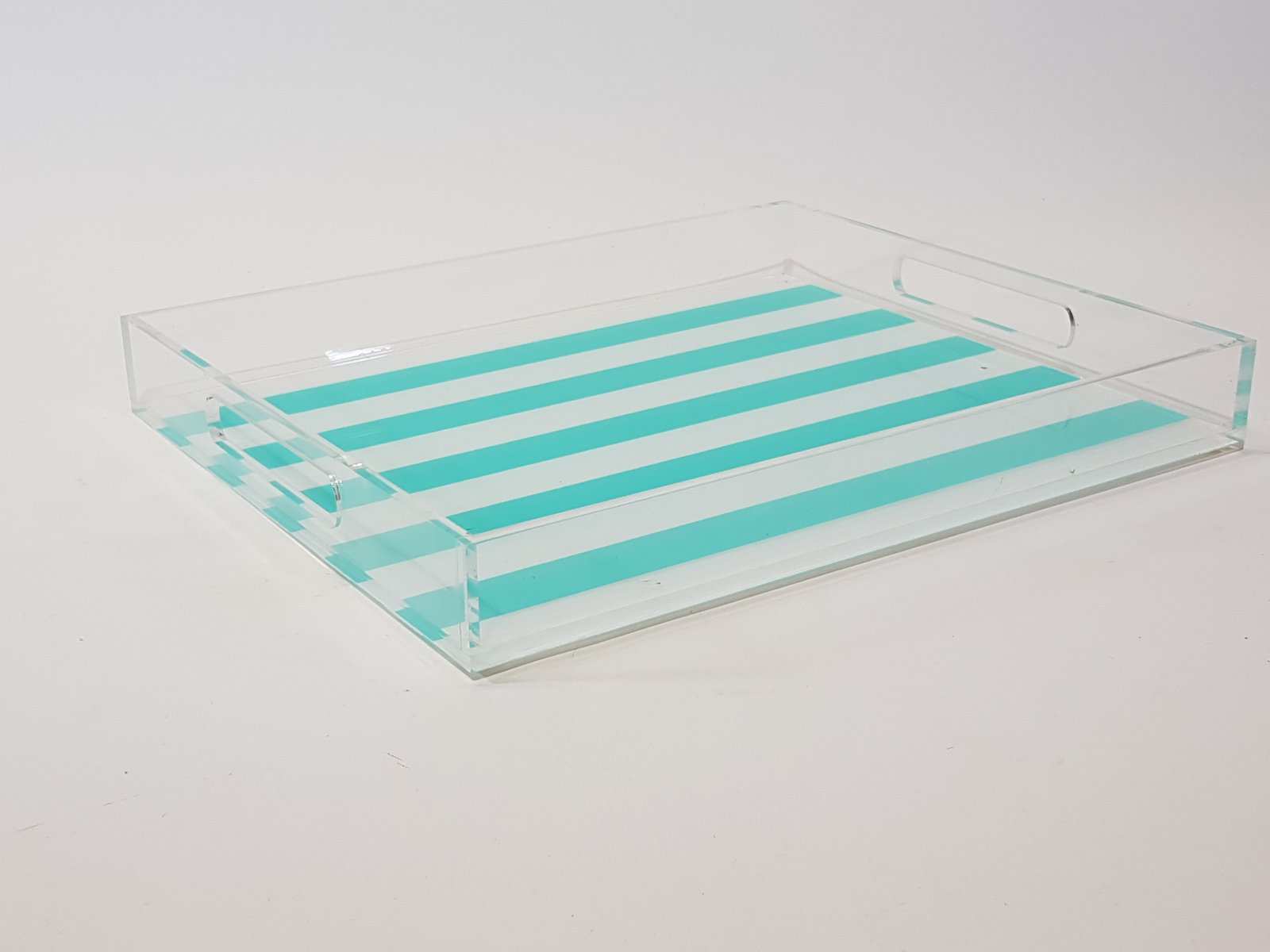 Bandeja Rectangular Acrilica Trasparente Rayas Blancas y Aguamarina Con Agarradera