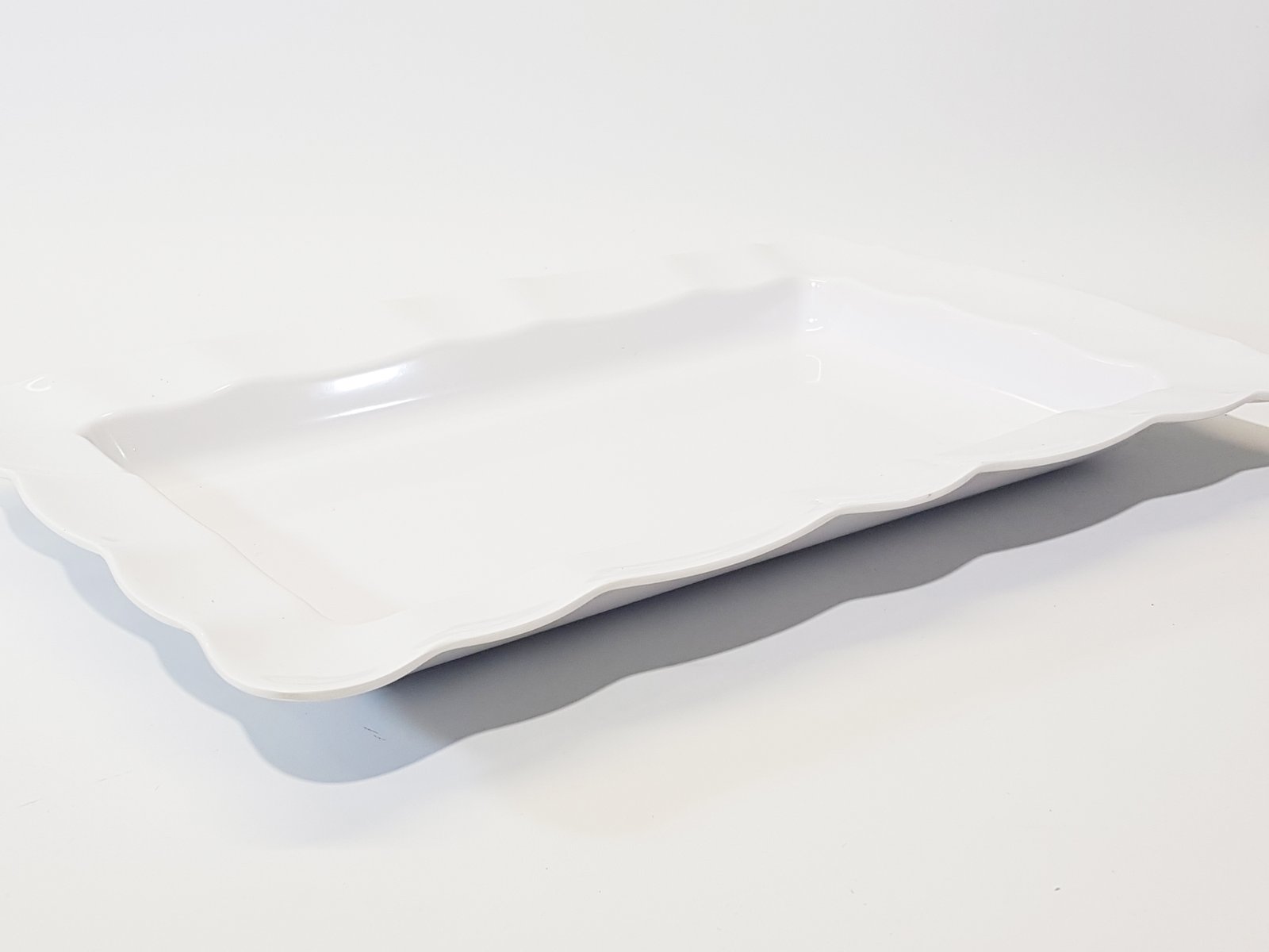 Bandeja Rectangular Plastica Blanca Con Moras Pequena