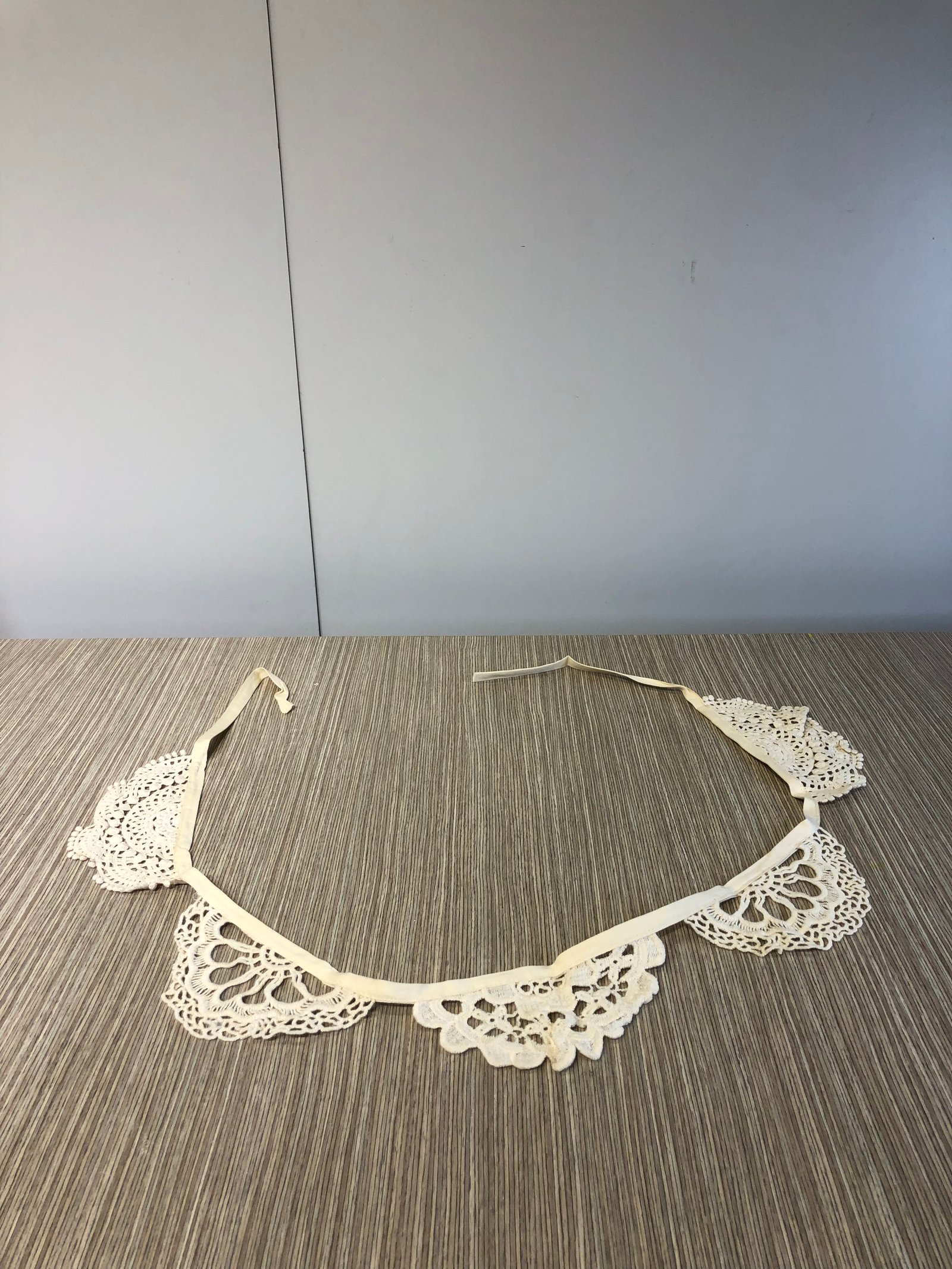 Banderín Crochet Medio Círculos Café Pequeño