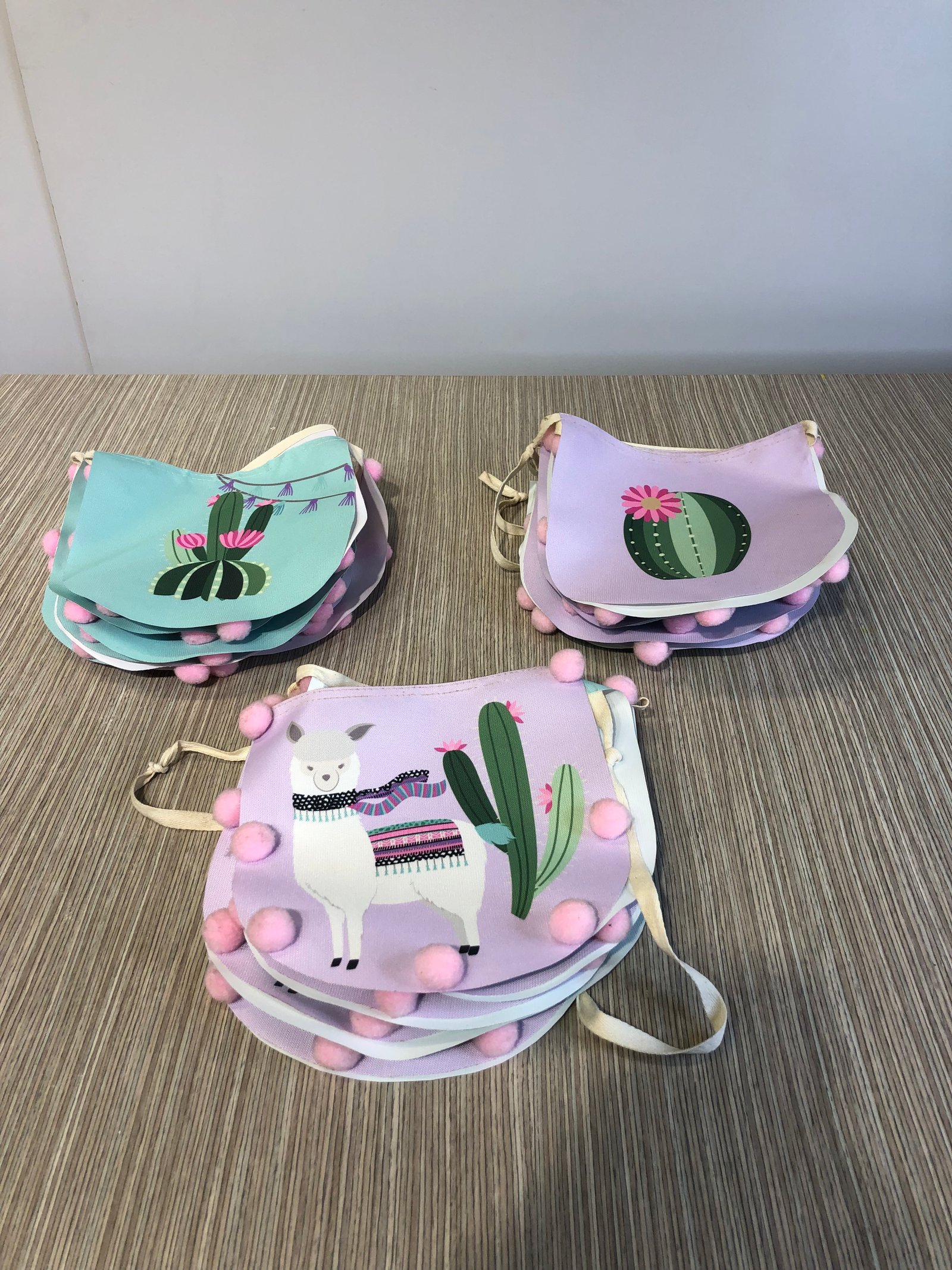 Banderin Lona Llamas Y Cactus Morado Y Agua Marina