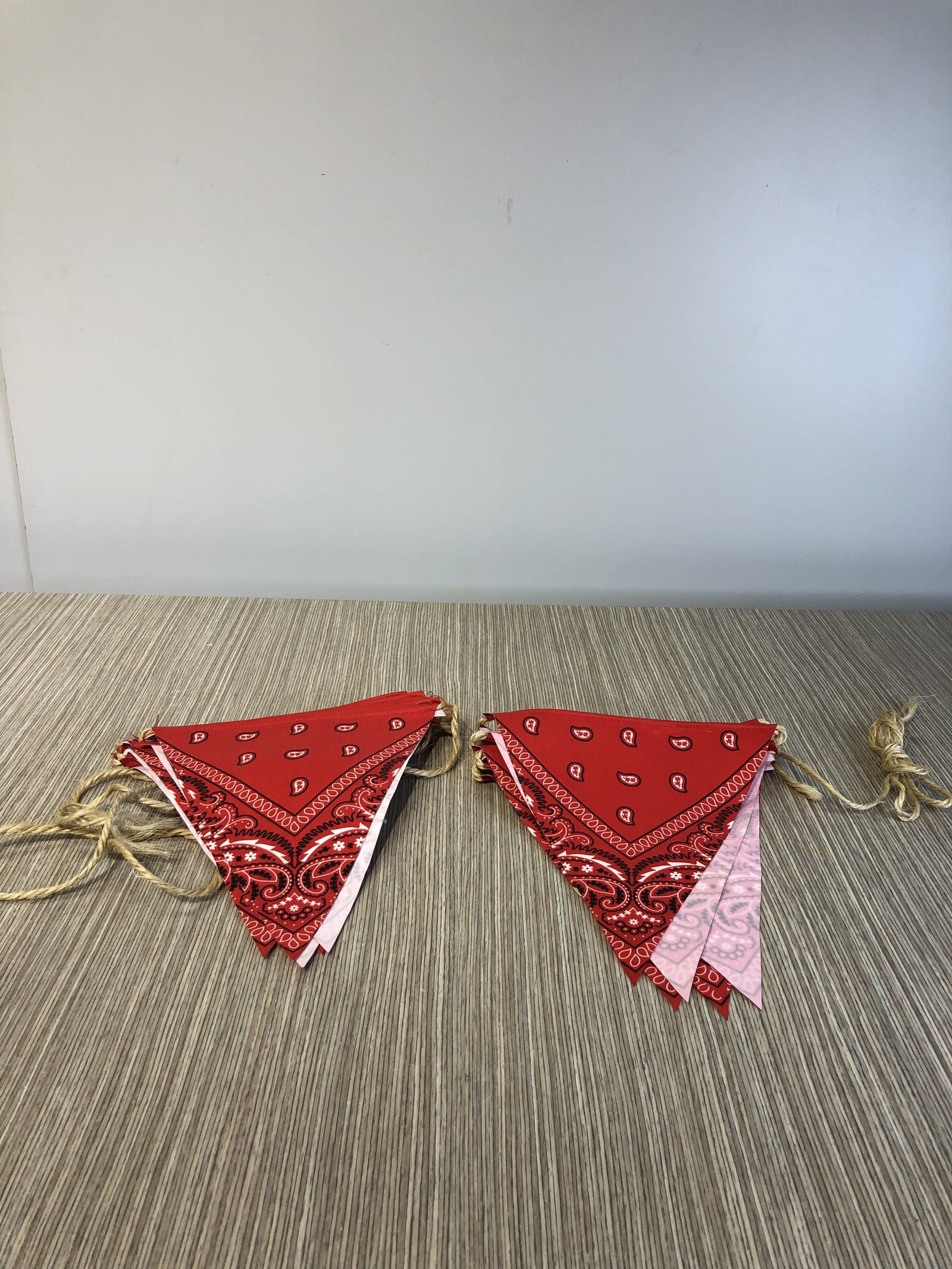 Banderin Lona Plastica Triangularos Pañoleta Roja 4.40 Mt