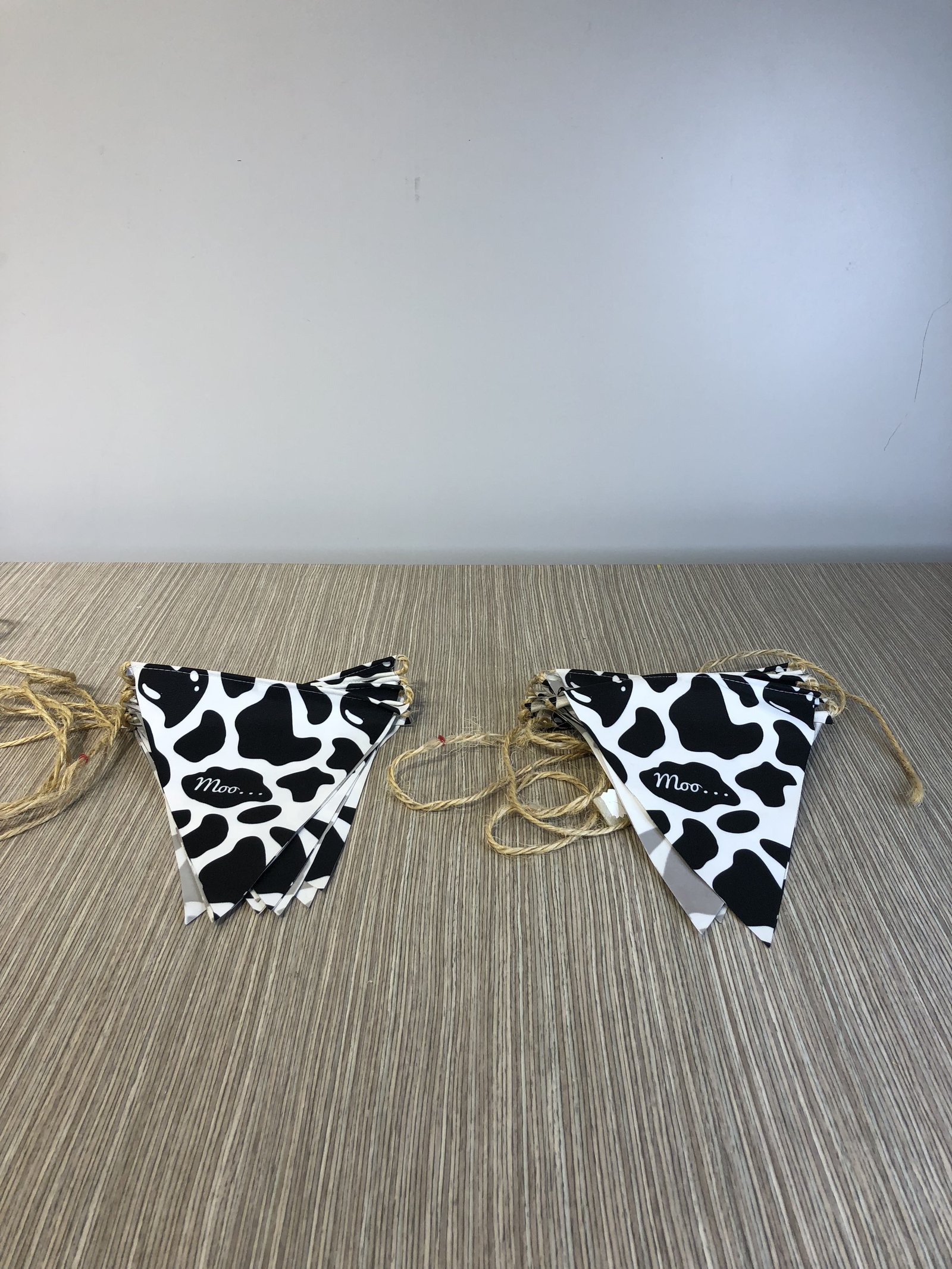 Banderin Lona Plastica Triangulos Vaca Moo 4.40 Mt