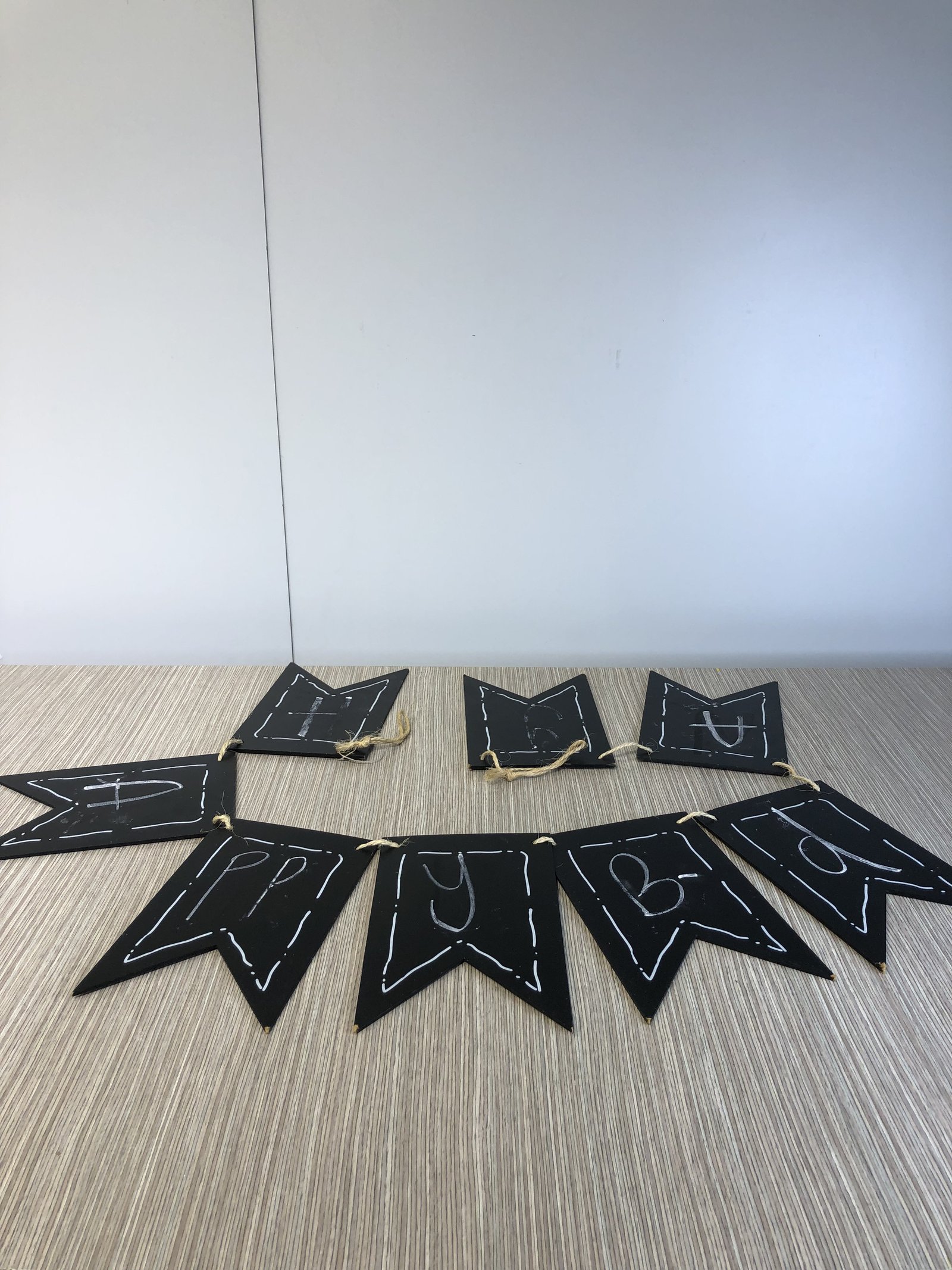 Banderin Madera Fondo Negro Para Tiza Forma M 1.50 Mt