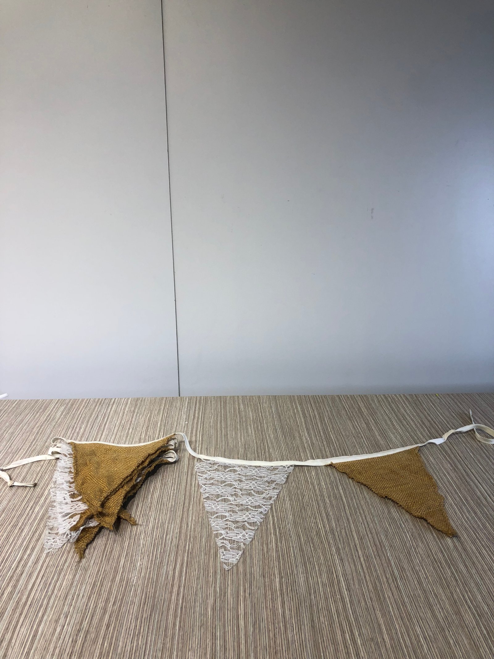 Banderin Tela Encaje Con Yute 3.00 Mt