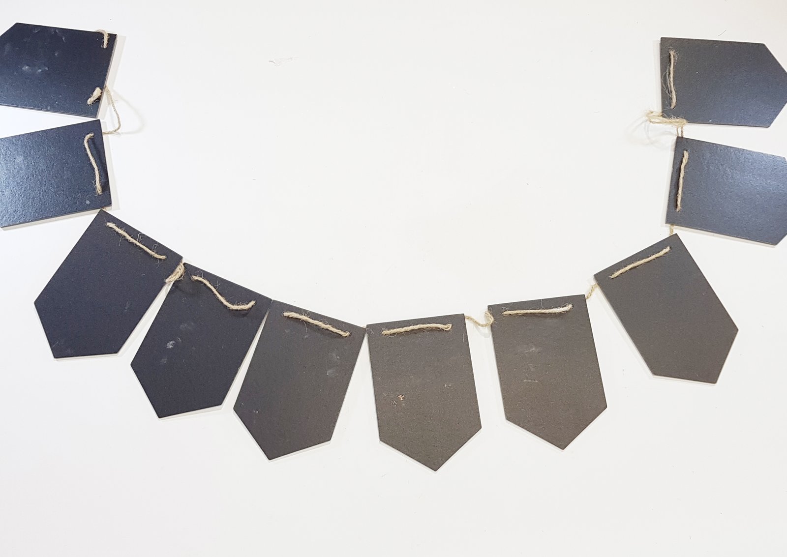 Banderin Triangular Tablero Negro Cinta Yute