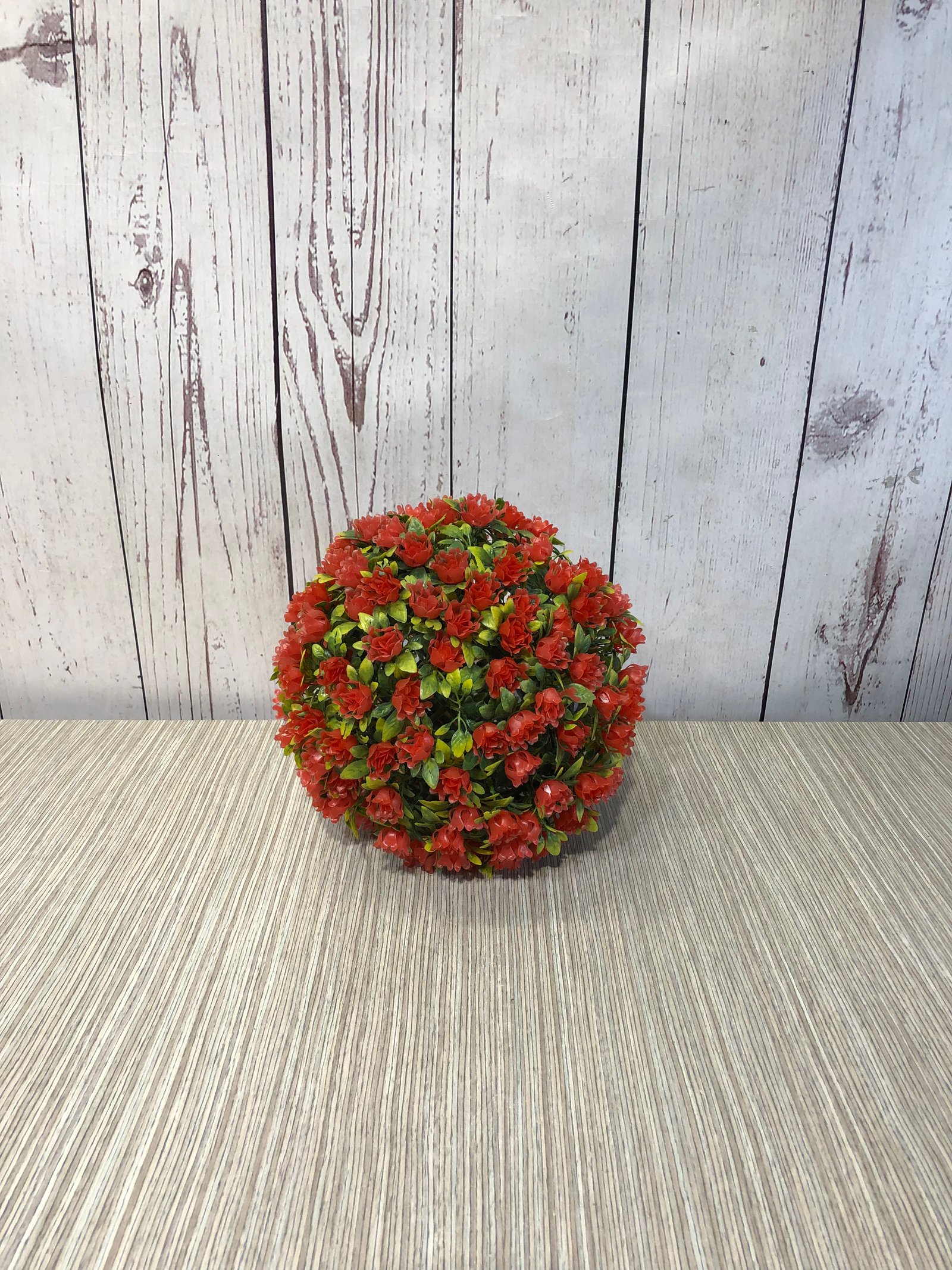 Bola Artificial Florecitas Rojas