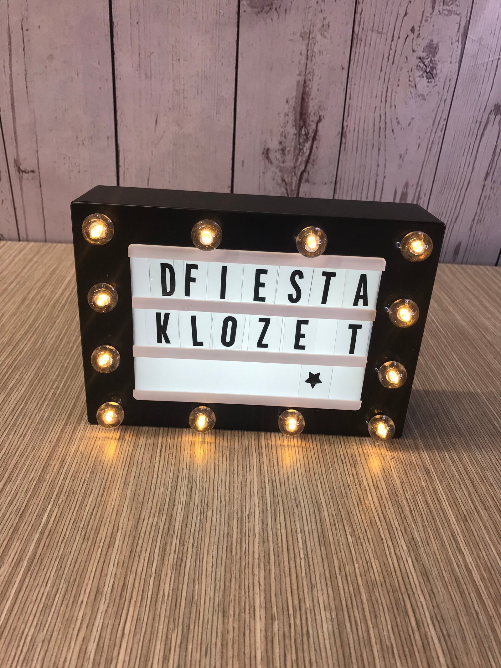 Caja Con Luz Para Letras Con Bombillos Péqueña