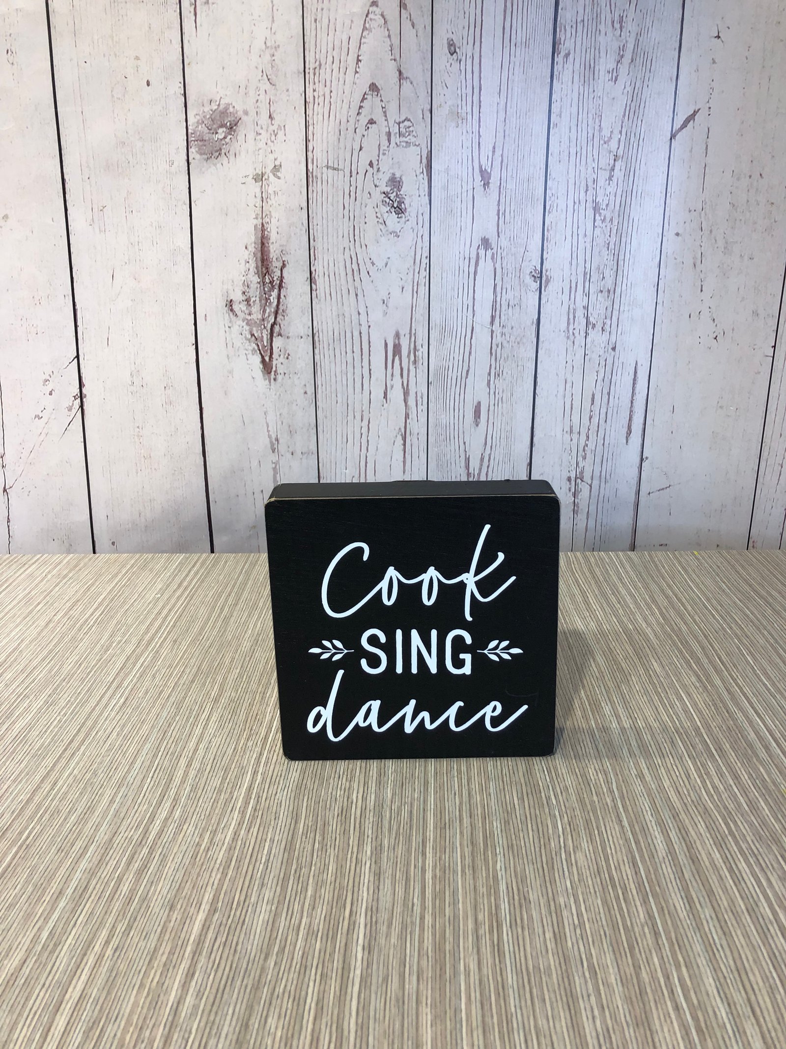 Caja Decorativa Cuadrada Negra Cook Sing Dance