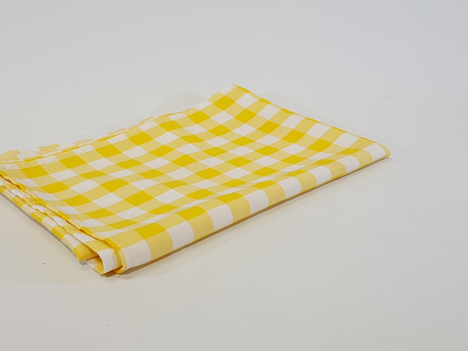 Camino  Cuadros Amarillos y Blancos Pequeno 1.48 Largo x 48 Ancho