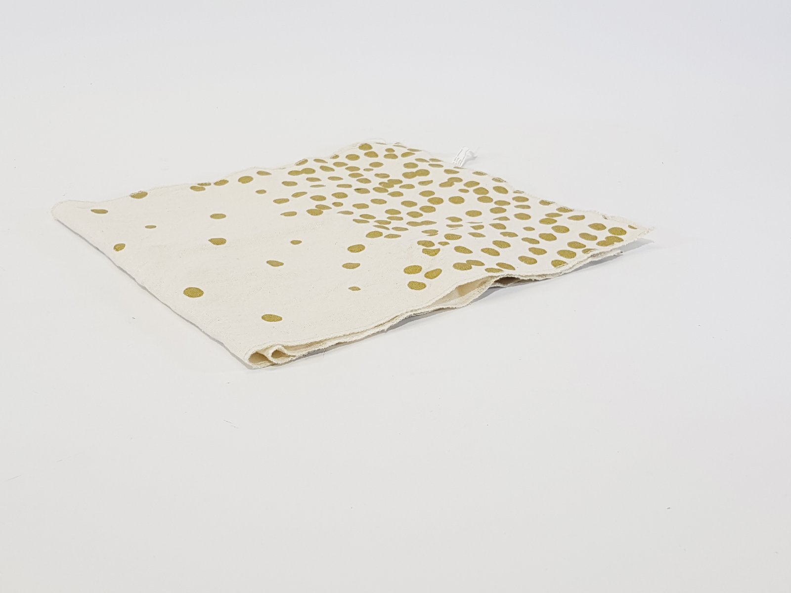 Camino Cafecito Bolas Doradas 1.27 Largo x 30 Ancho