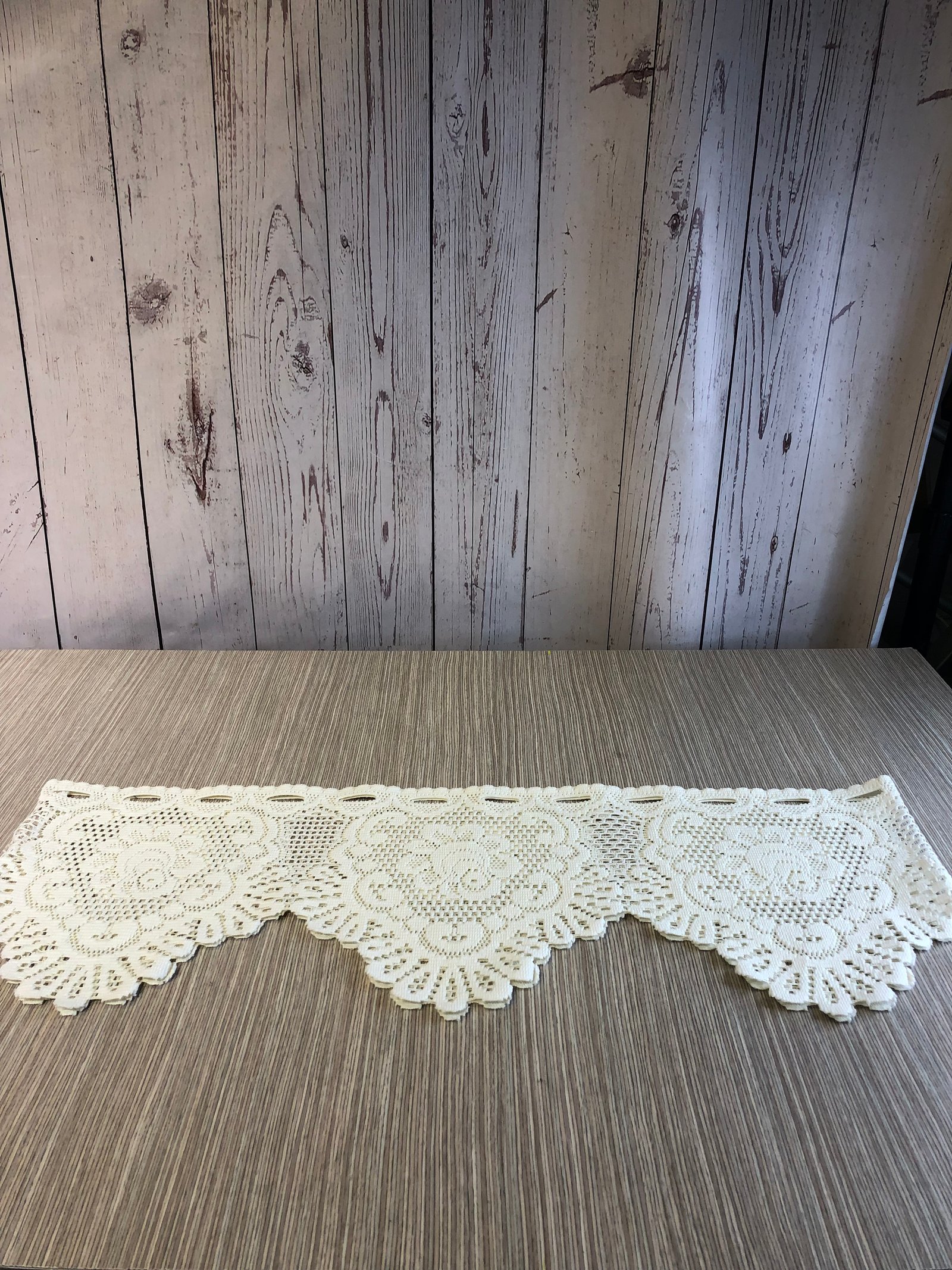 camino crema medias bolas centro flores