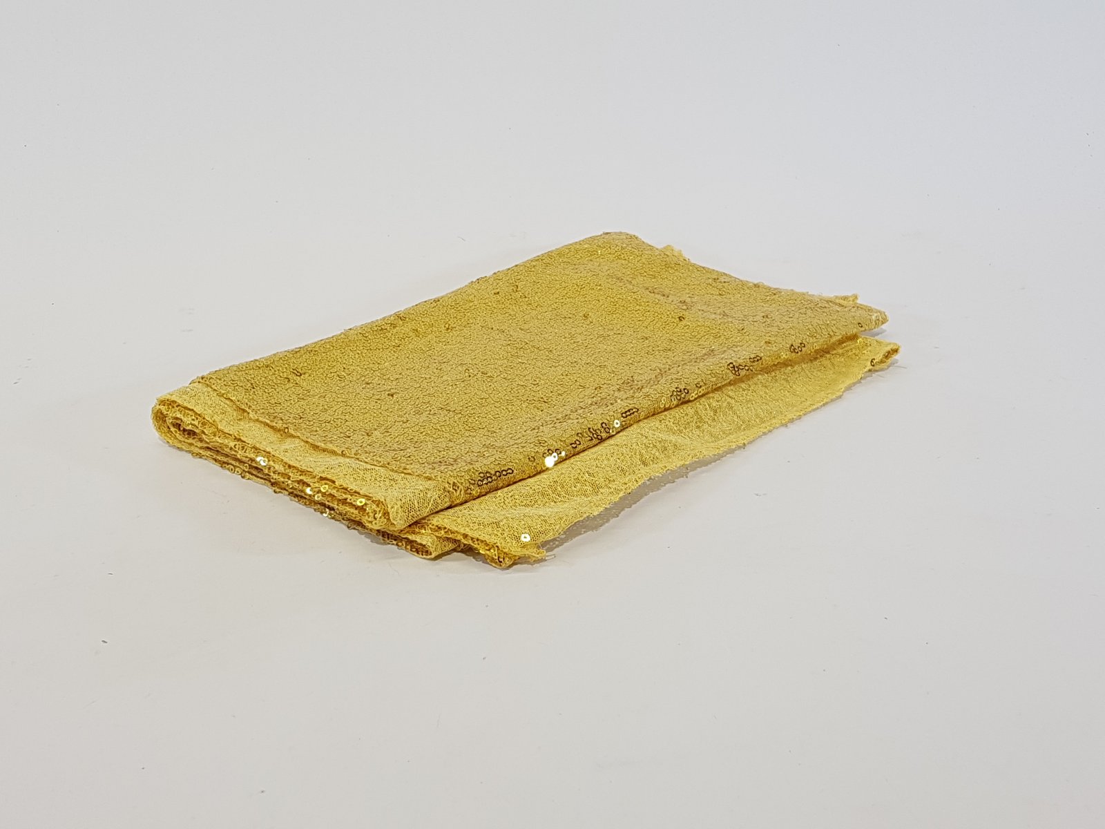 Camino Lentejuelas Dorado