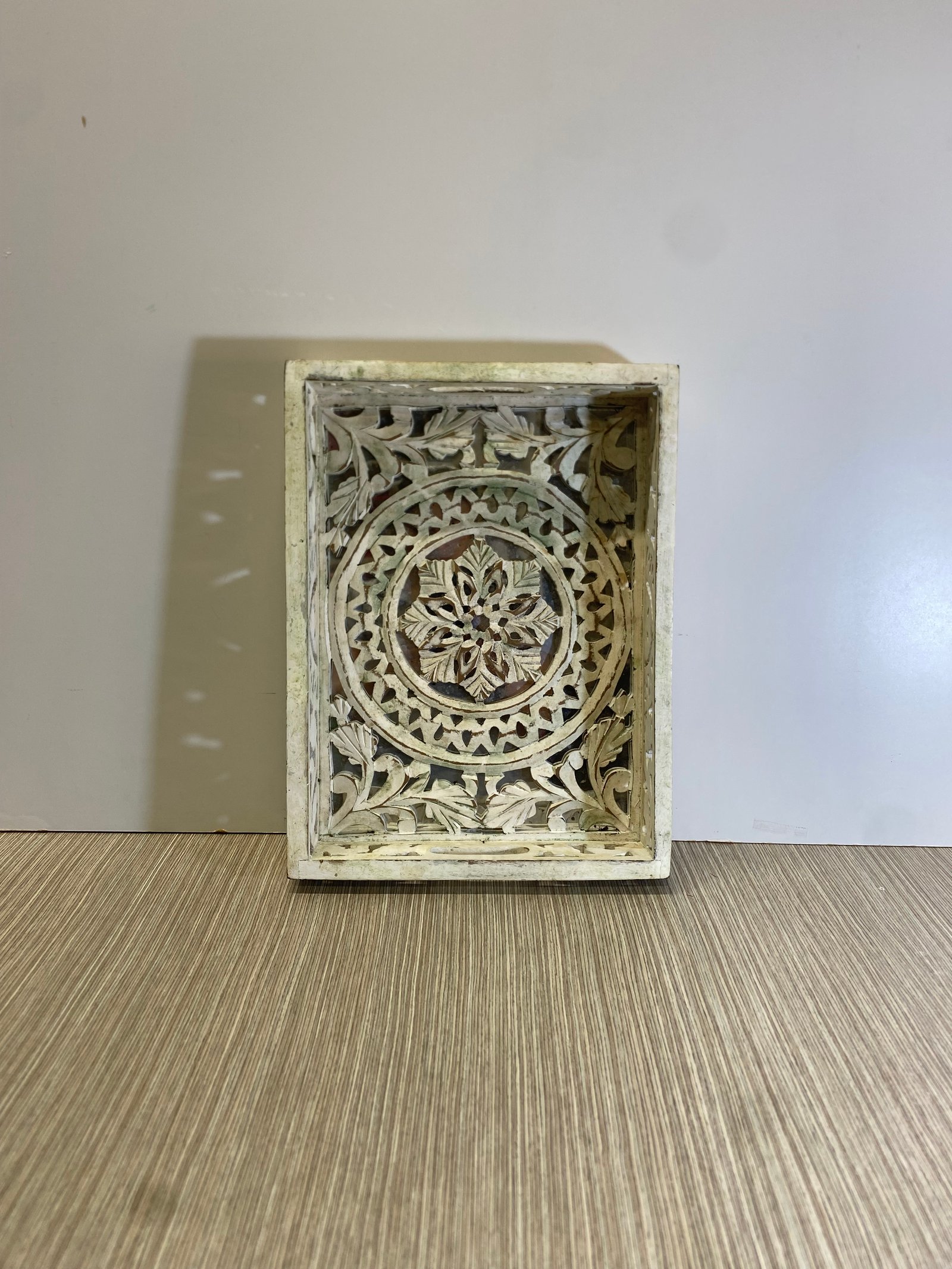 Bandeja rectangular decorativa decape con vidrio arabescos grande