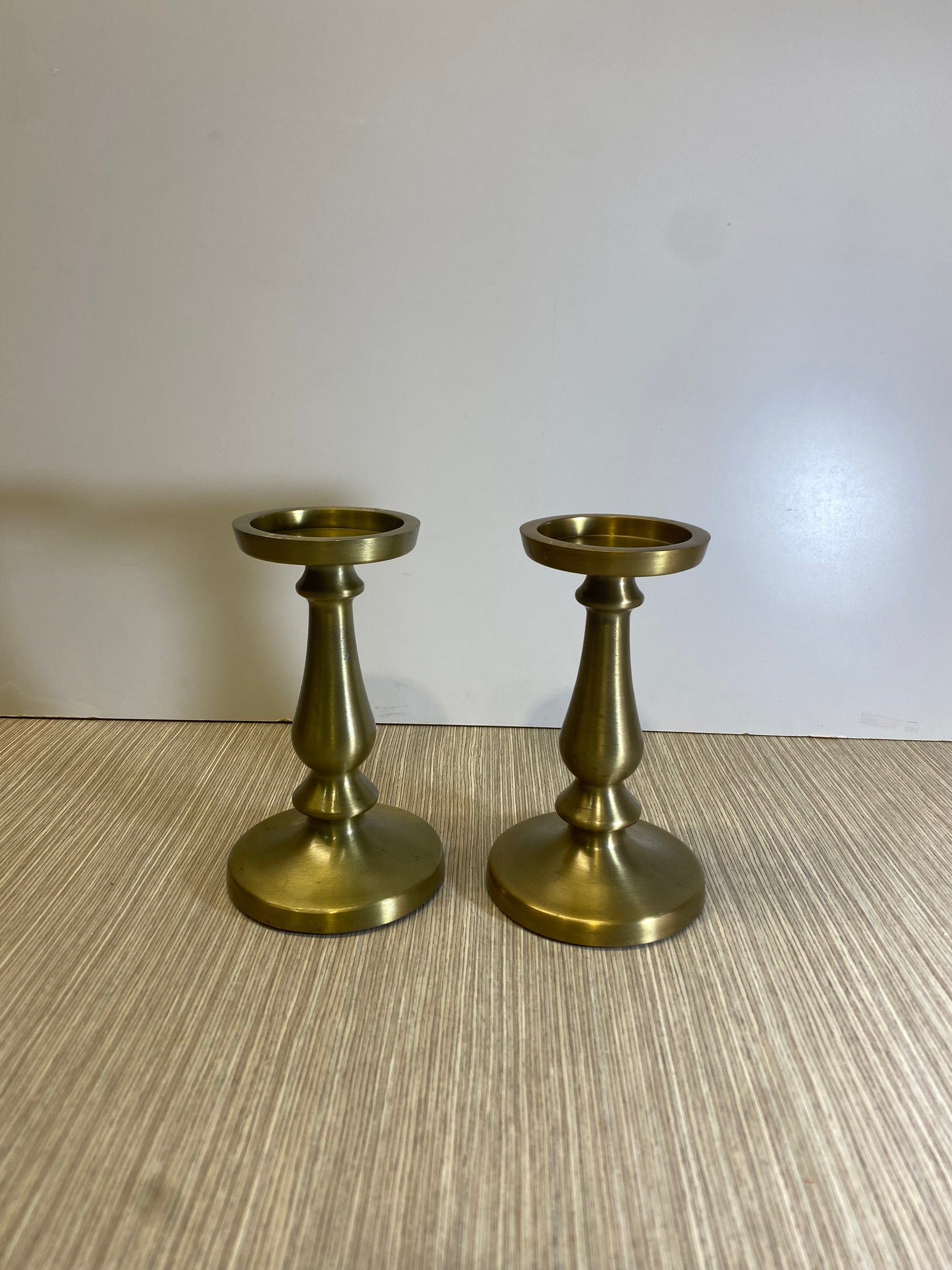 Candelabro Metalico Dorado Opaco Para Velon 21Cm Alto
