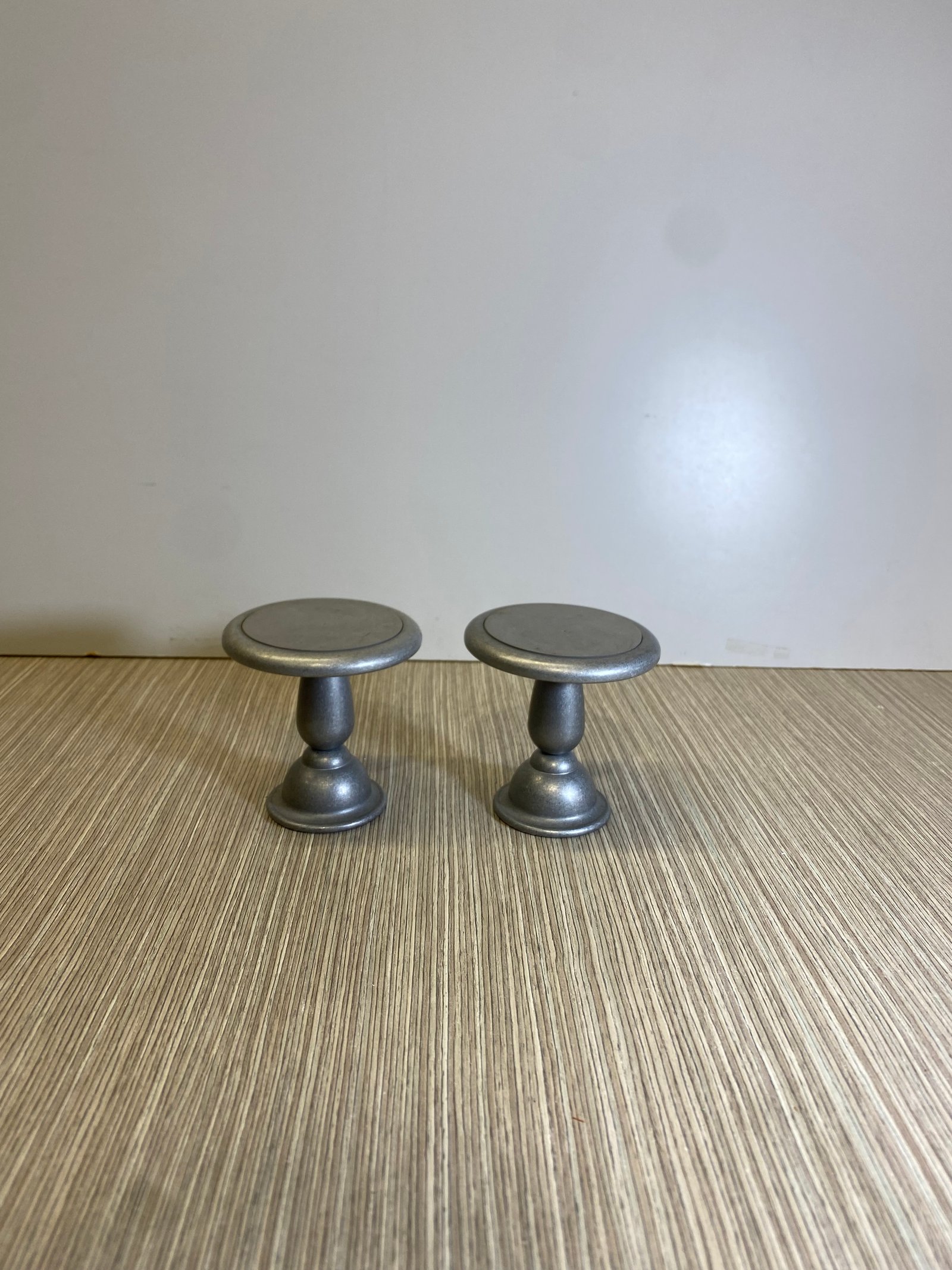 Candelabro Metalico Gris Pequeňo Para Velon 10Cm Alto