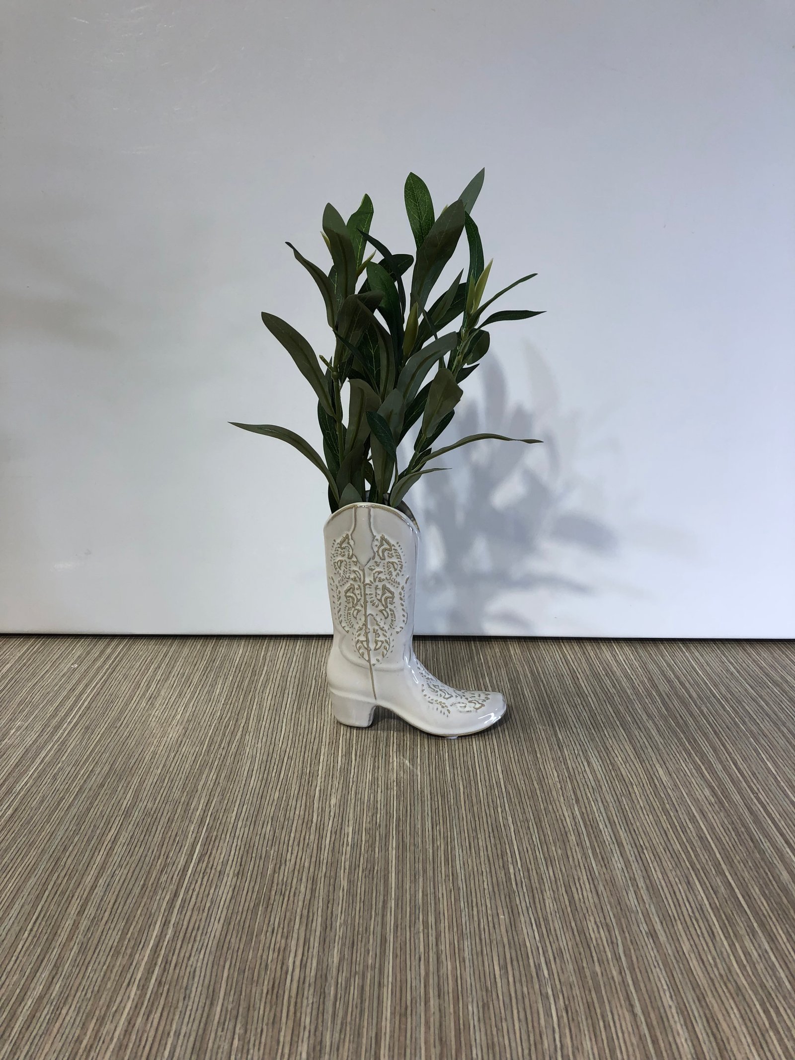 Bota Vaquera Beige Con Hojas Verdes