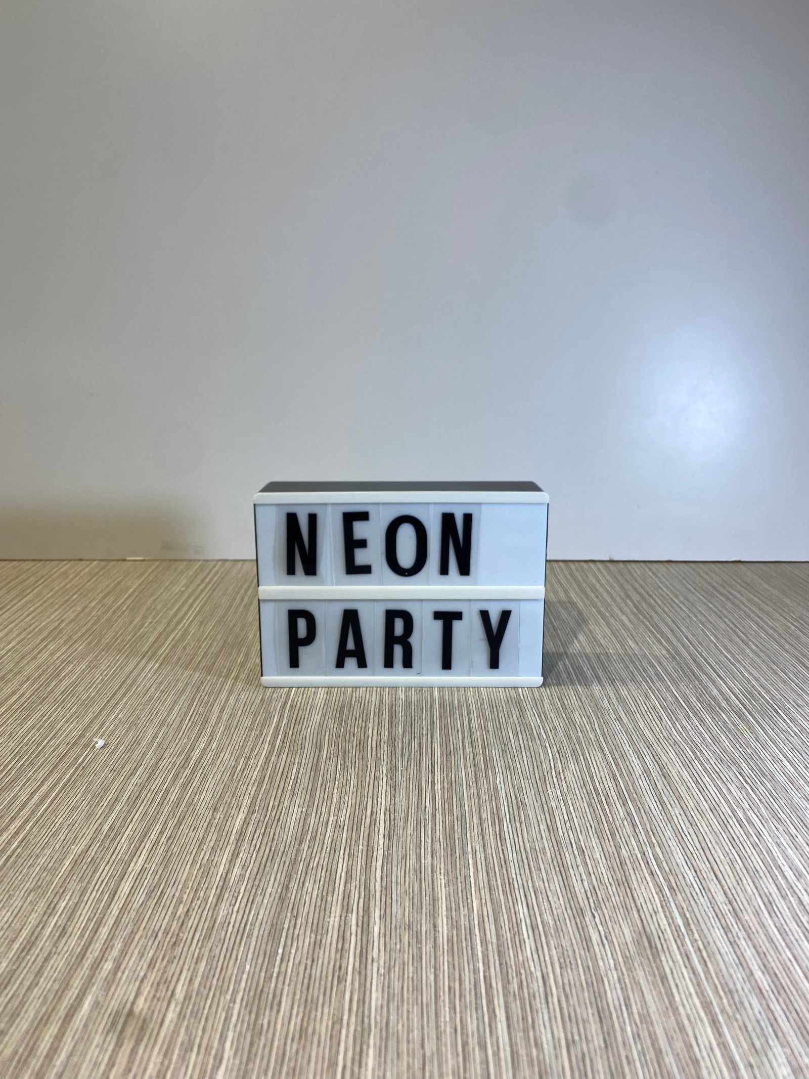 Caja Con Luz Para Letras En Acrilico Pequeña