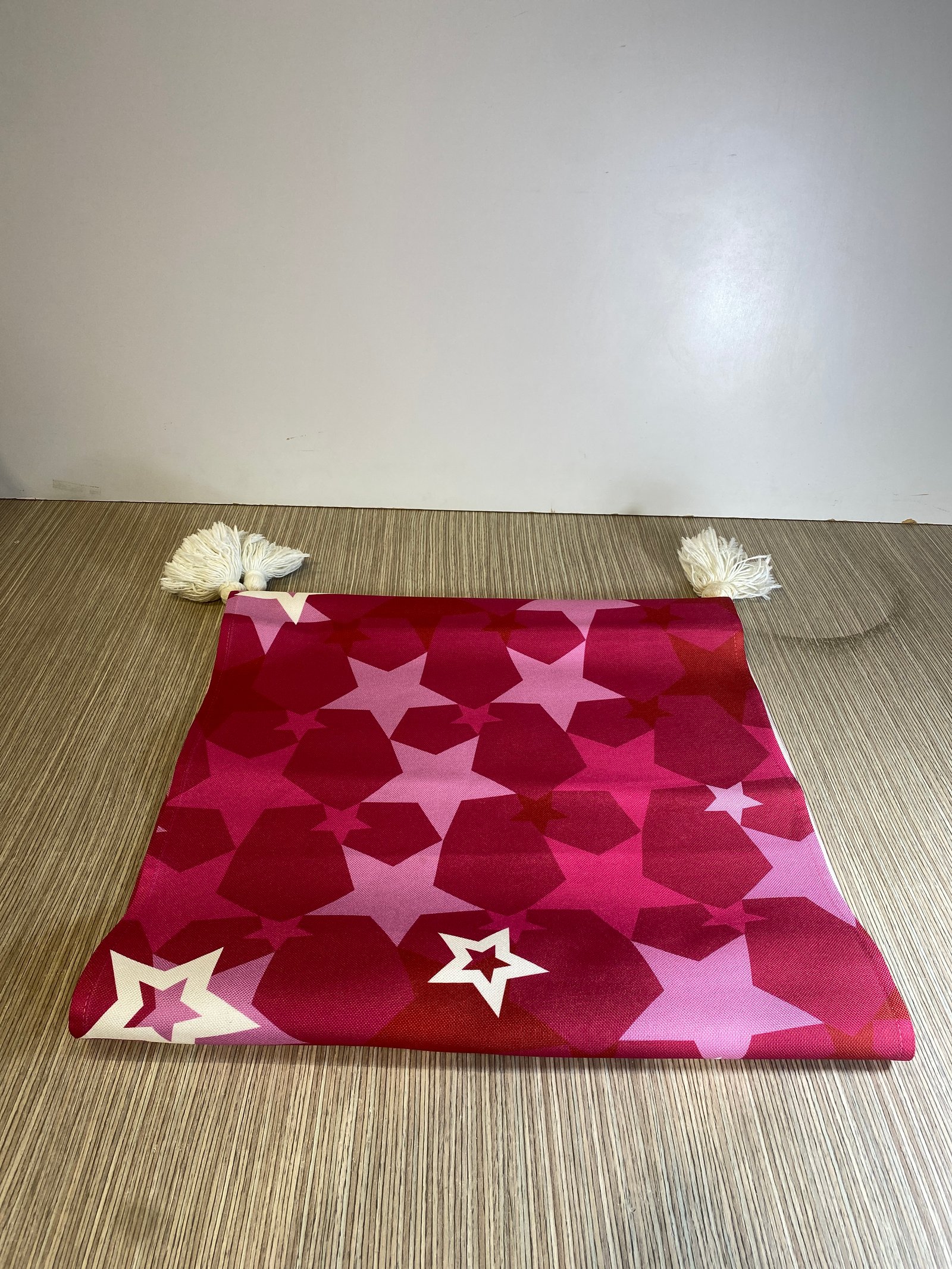 Camino Fucsia Estrellas En Tonos Rosados