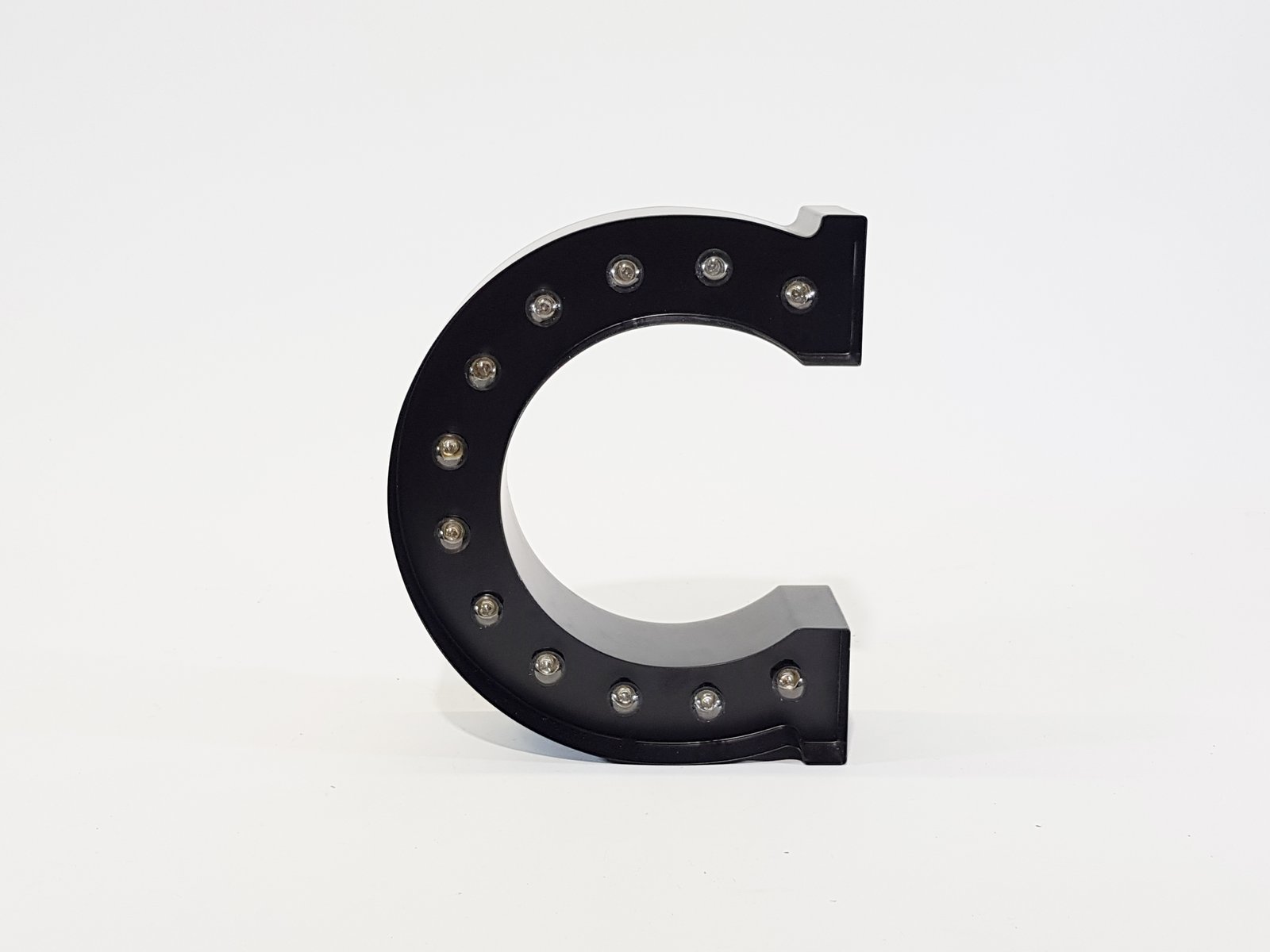 Letra C Negra Metalica Con Luz